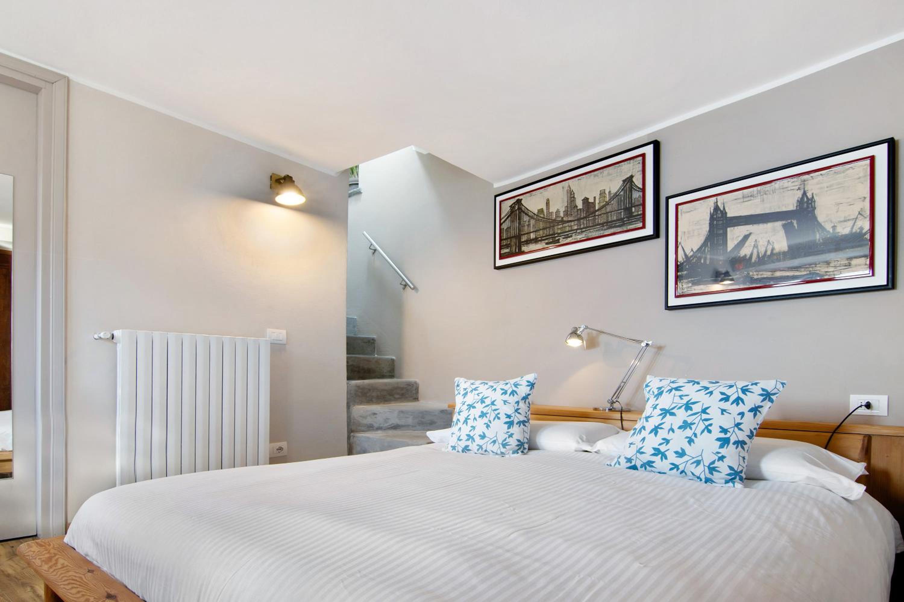 Two-Bedroom Apartment with Mountain View photo 2