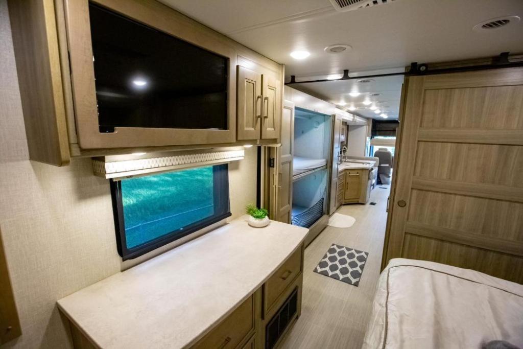 Deluxe Family Suite photo 1