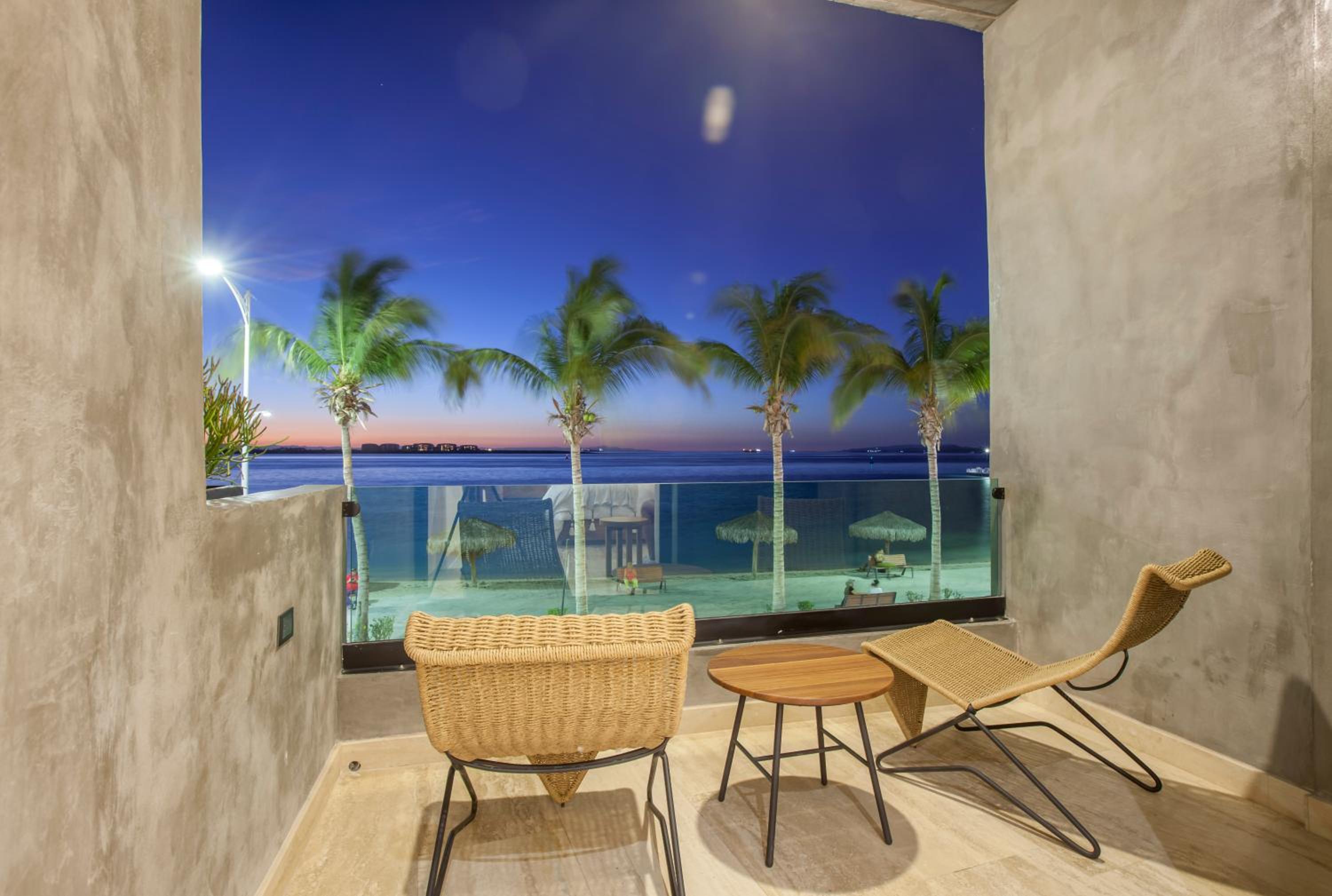 Superior Suite with Sea View photo 2