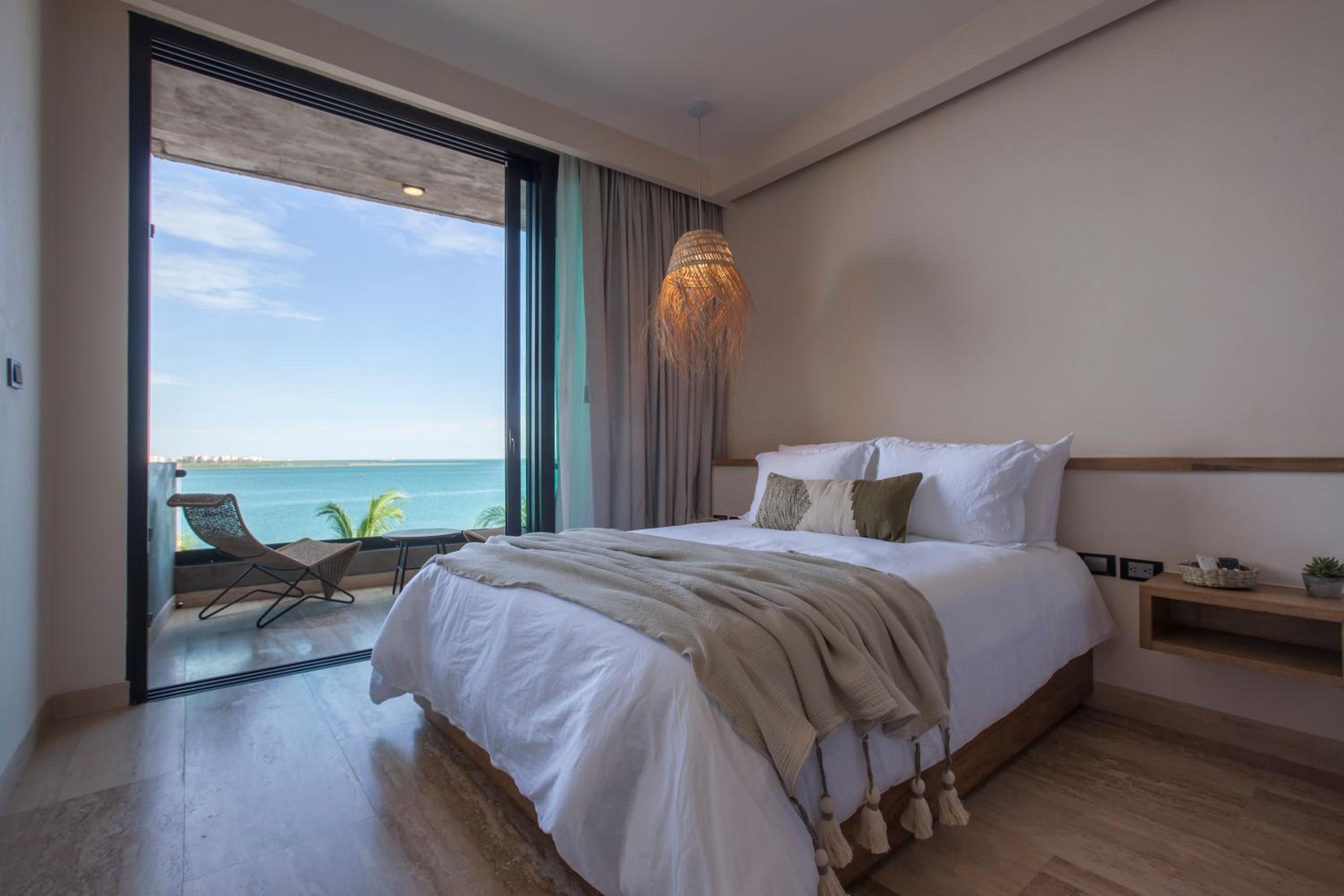 Suite with Sea View - Photo 5