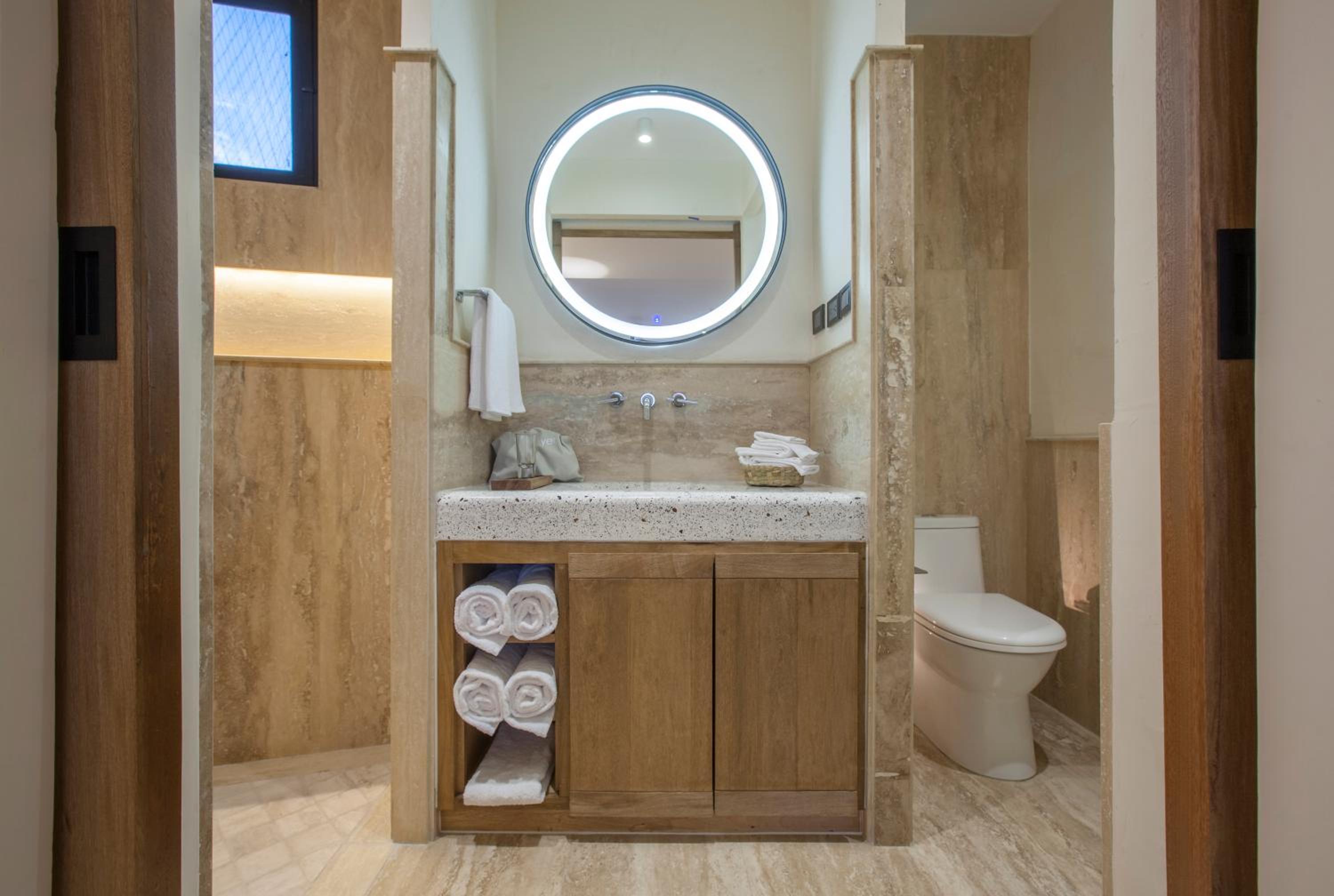 Suite with Sea View - Photo 19