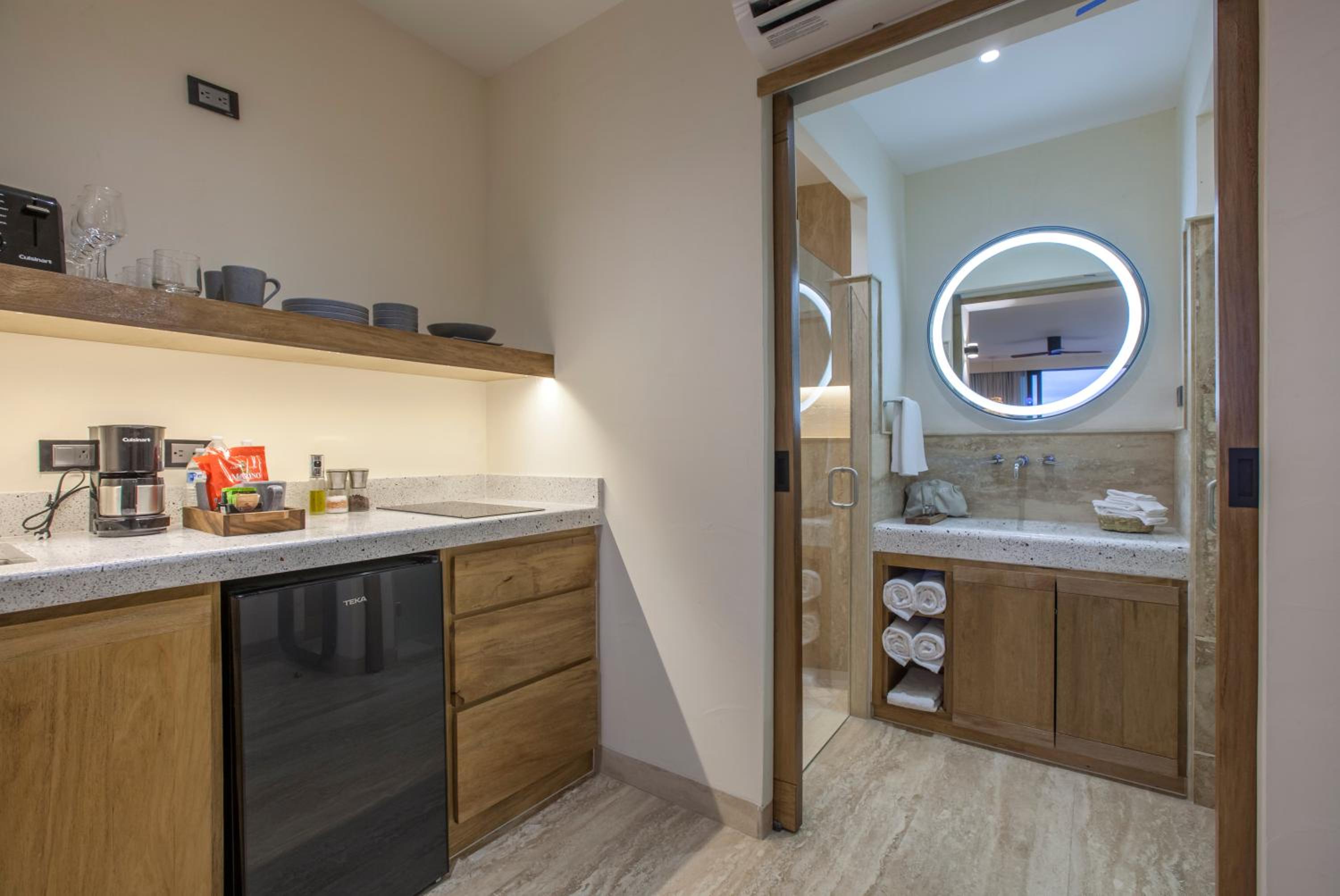 Suite with Sea View - Photo 7