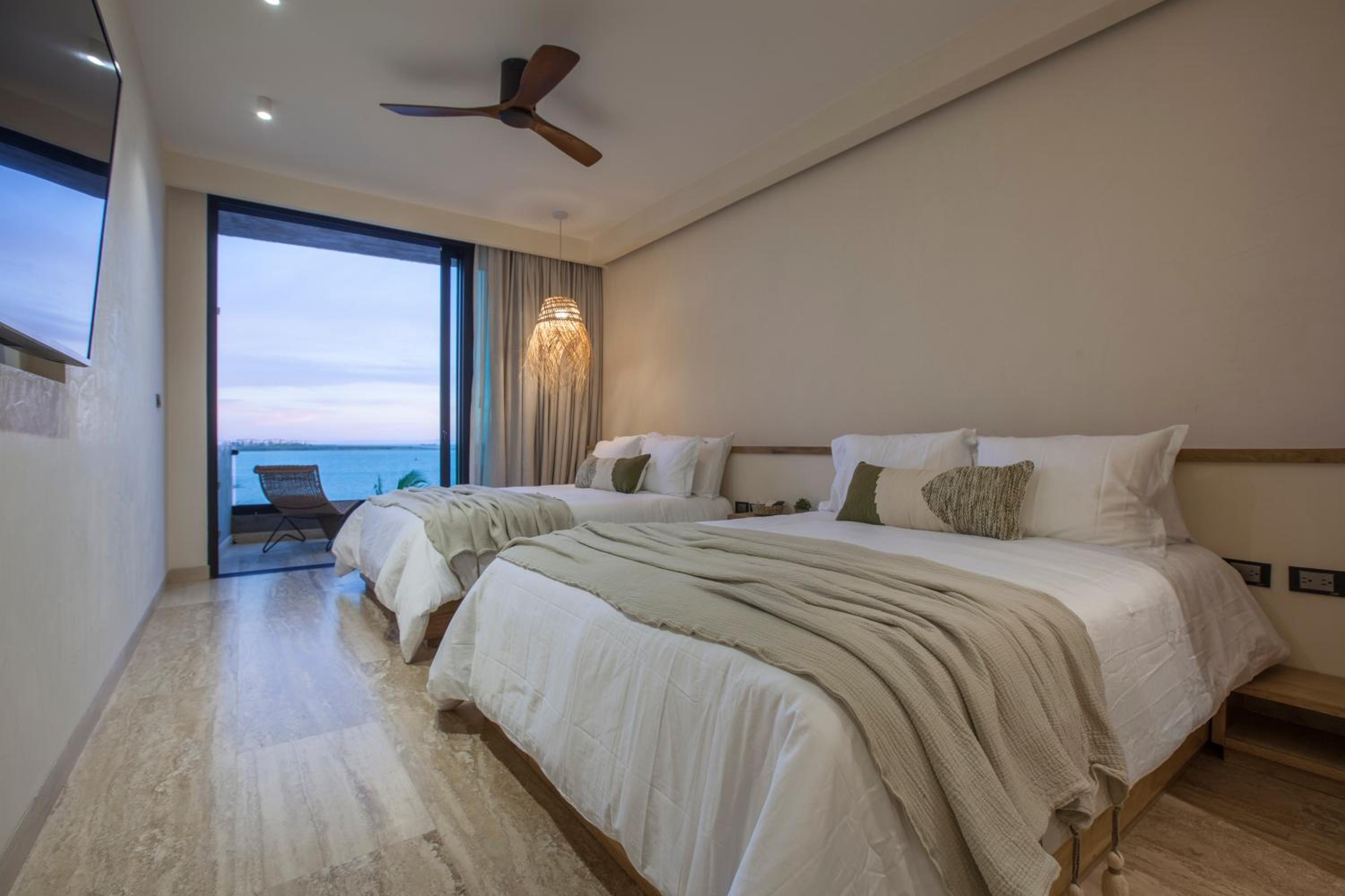 Suite with Sea View - Photo 1
