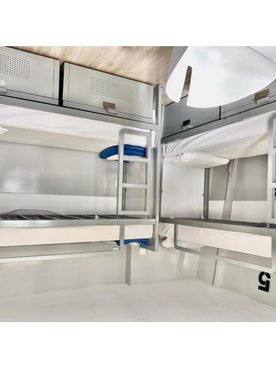 Bed in 6-Bed Mixed Dormitory Room photo 1