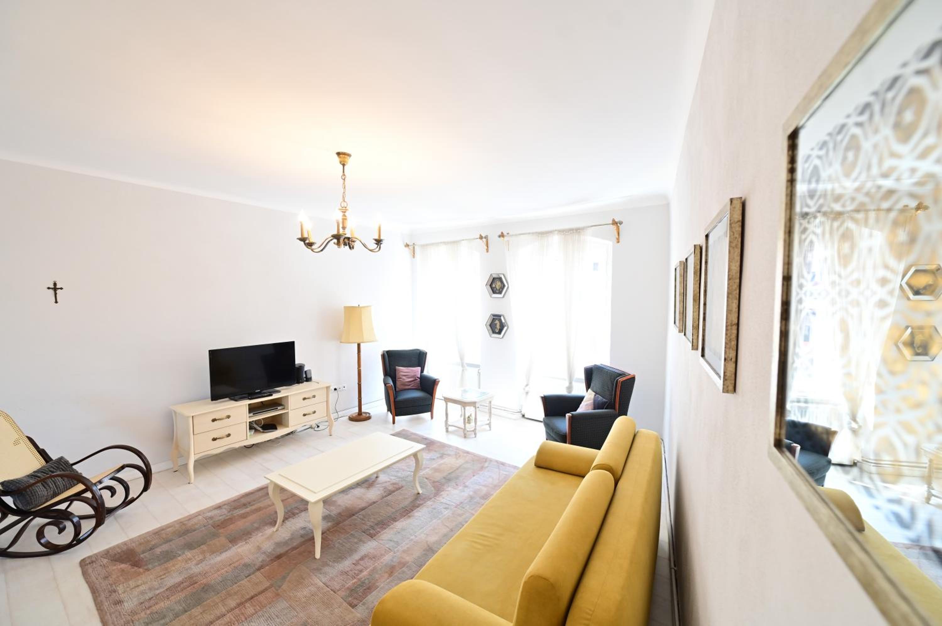 Two-Bedroom Apartment - Photo 3