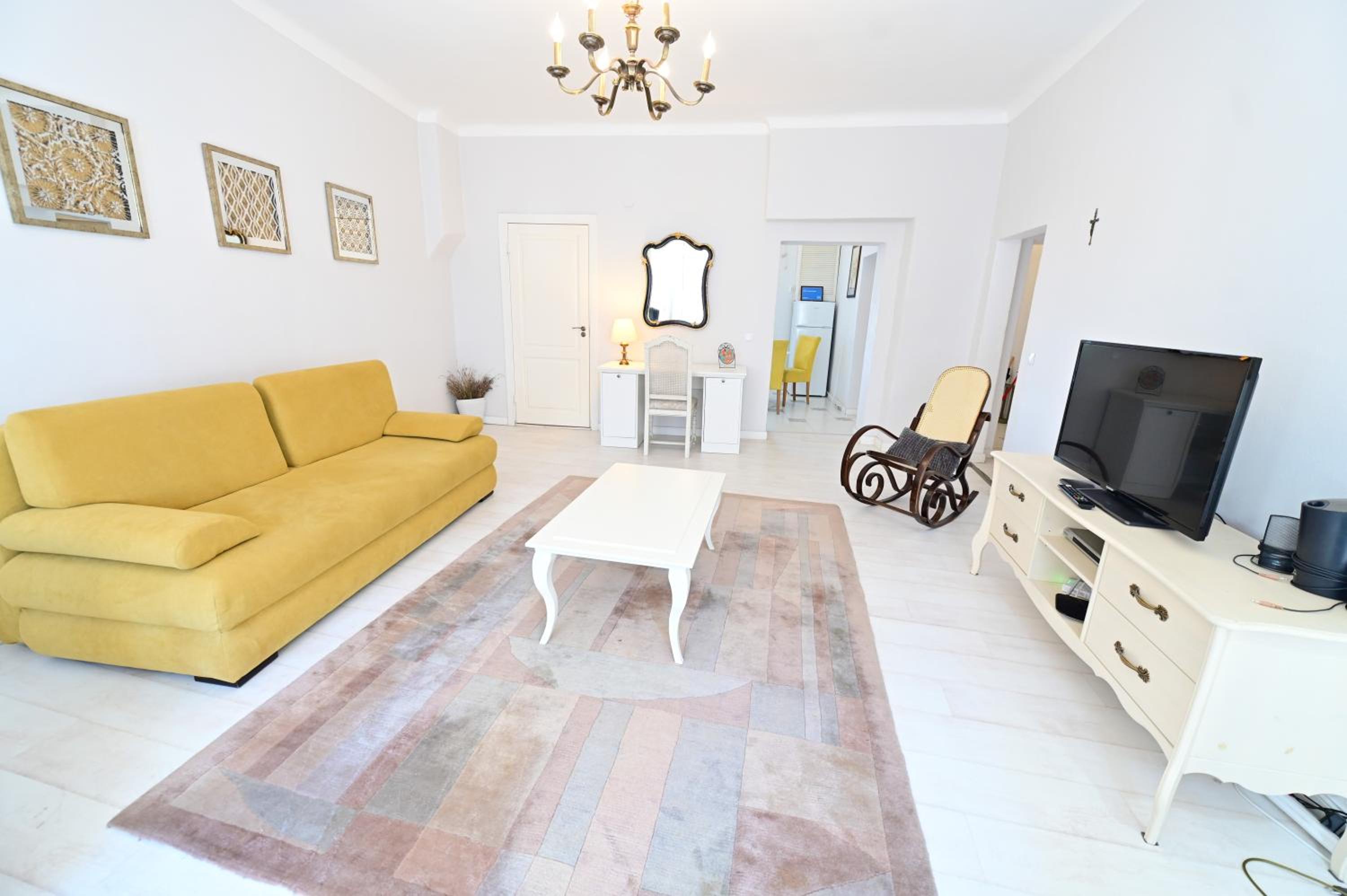 Two-Bedroom Apartment - Photo 4