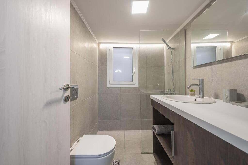 One-Bedroom Apartment with Terrace photo 3