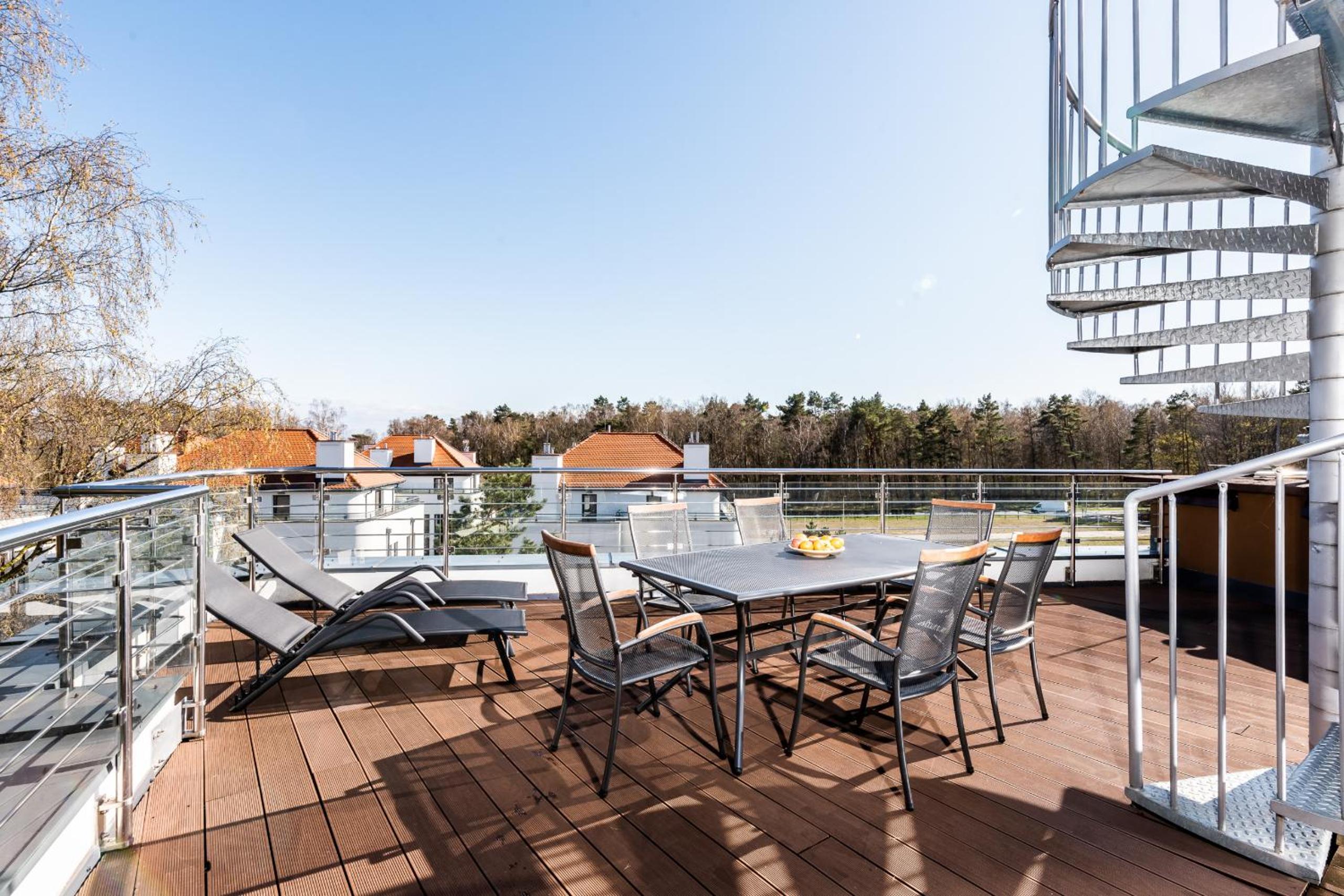 Apartment with Terrace photo 2