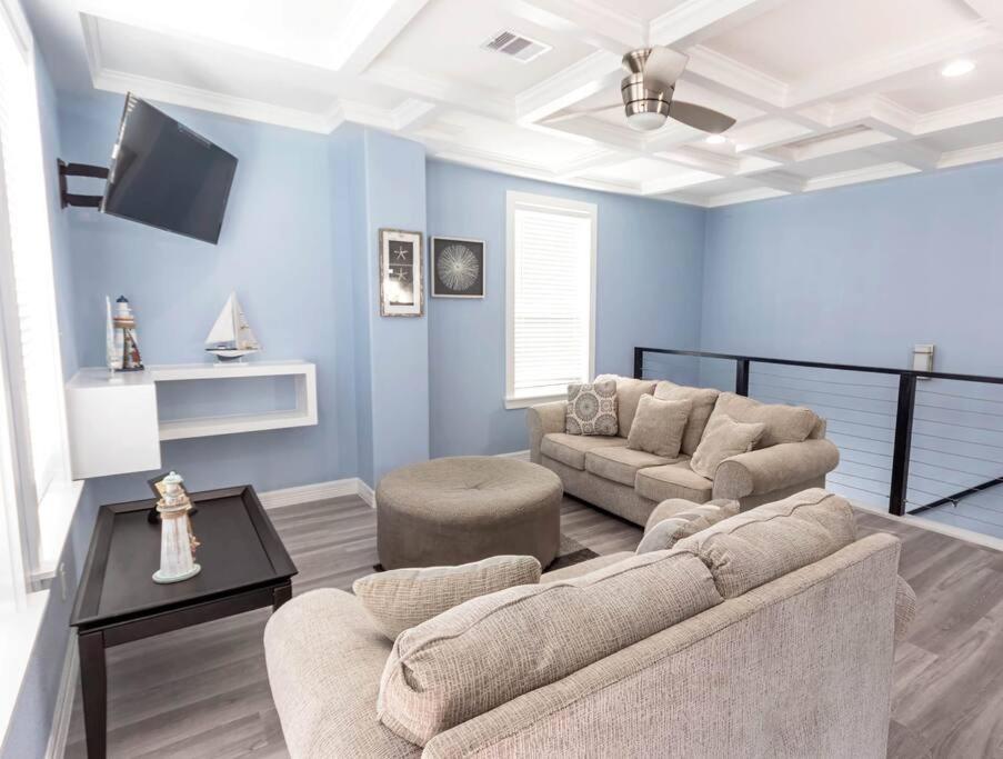 Three-Bedroom House photo 2