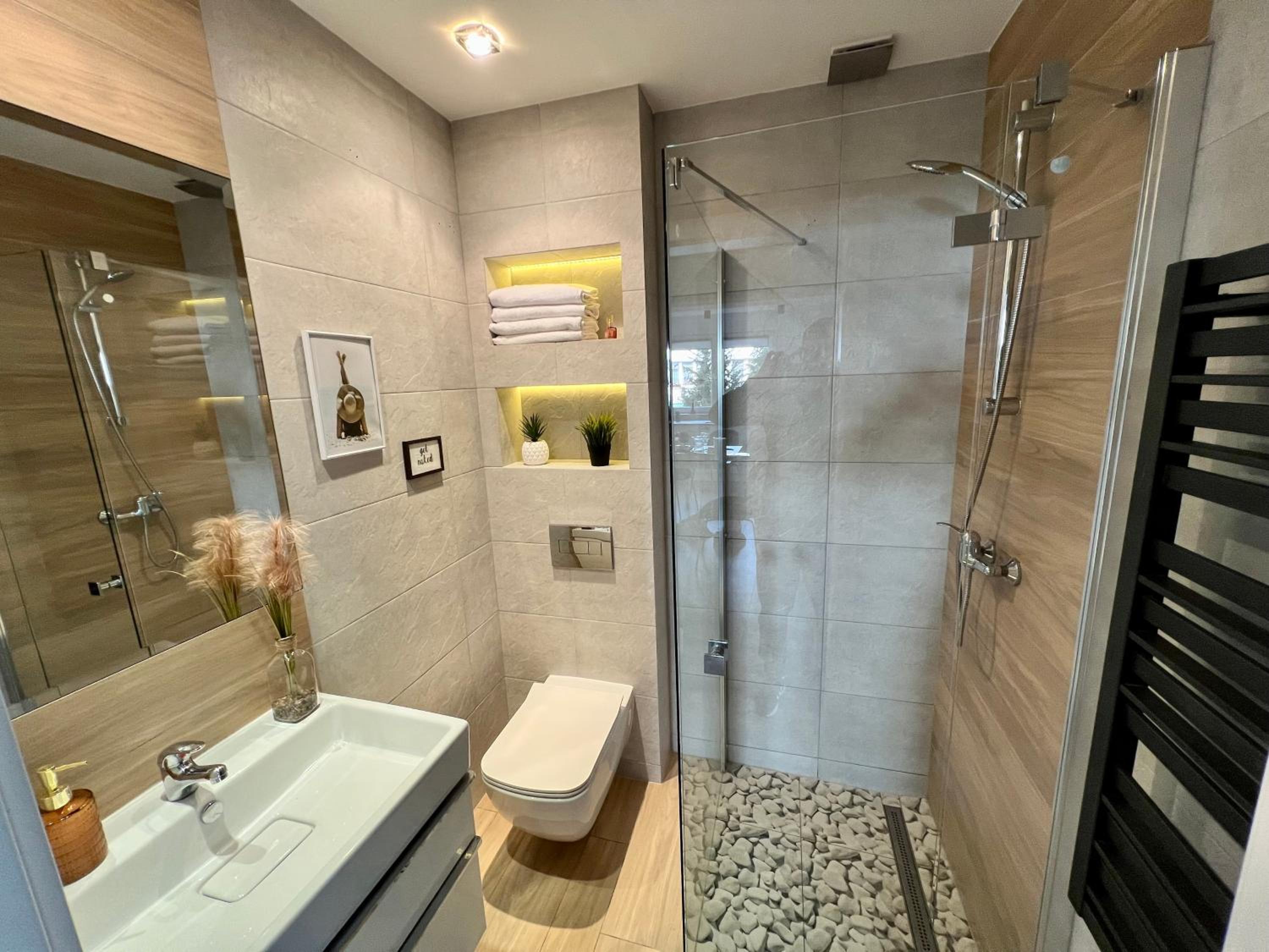 Two-Bedroom Apartment with Balcony photo 3