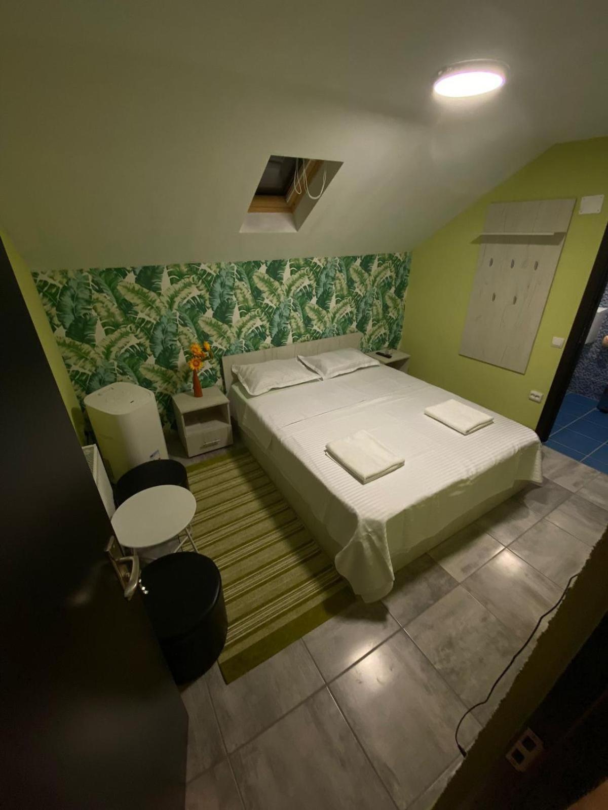 Deluxe Room (2 Adults + 1 Child) photo 1