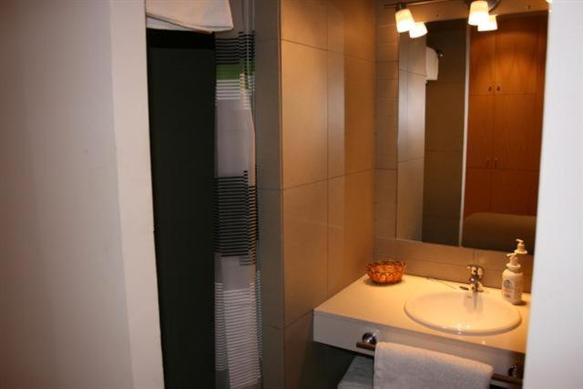 One-Bedroom Apartment (3-4 Adults) photo 2