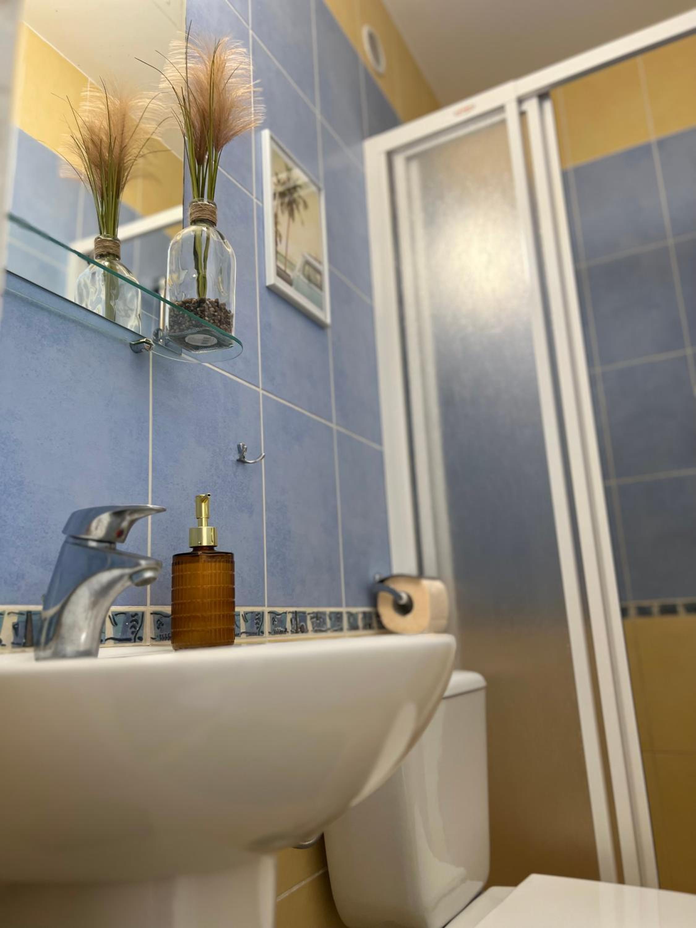 Triple Room with Balcony - Photo 5