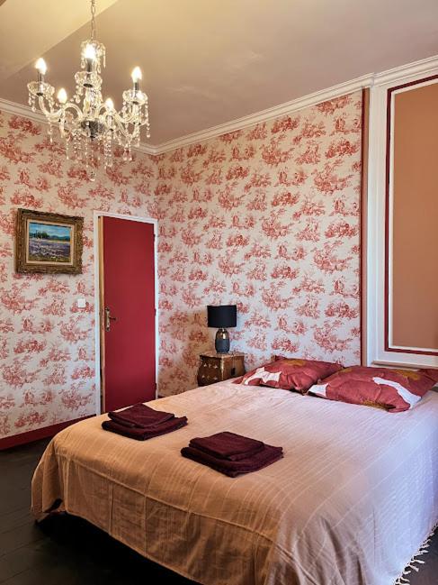 Deluxe Double Room with Shower photo 2