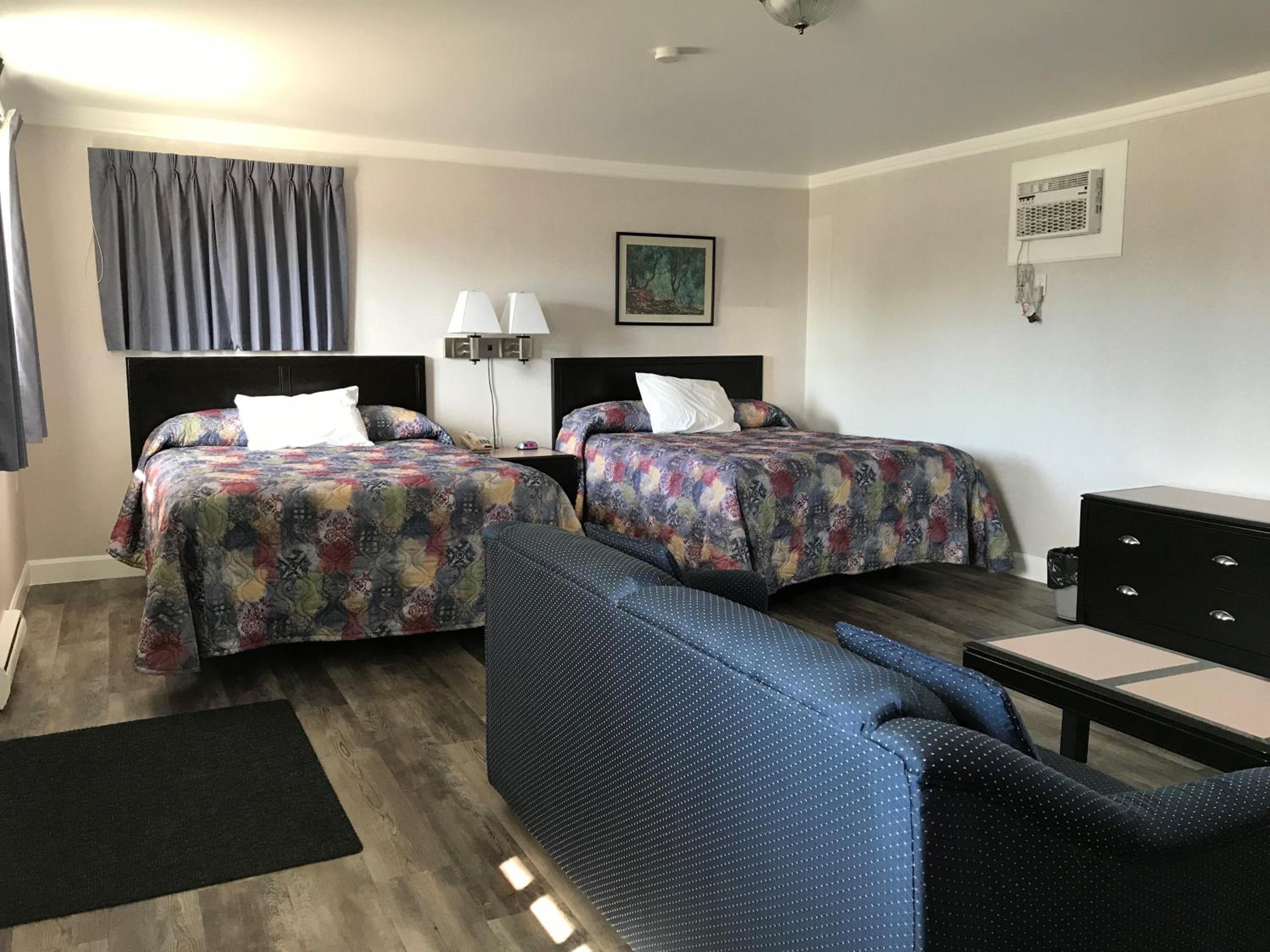 Superior Queen Room with Two Queen Beds - Non-Smoking