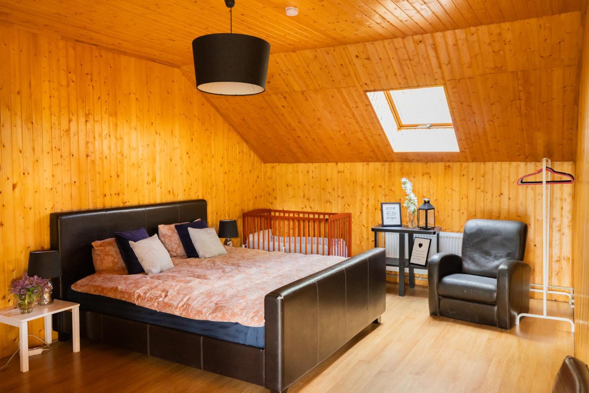 Three-Bedroom House - Photo 7