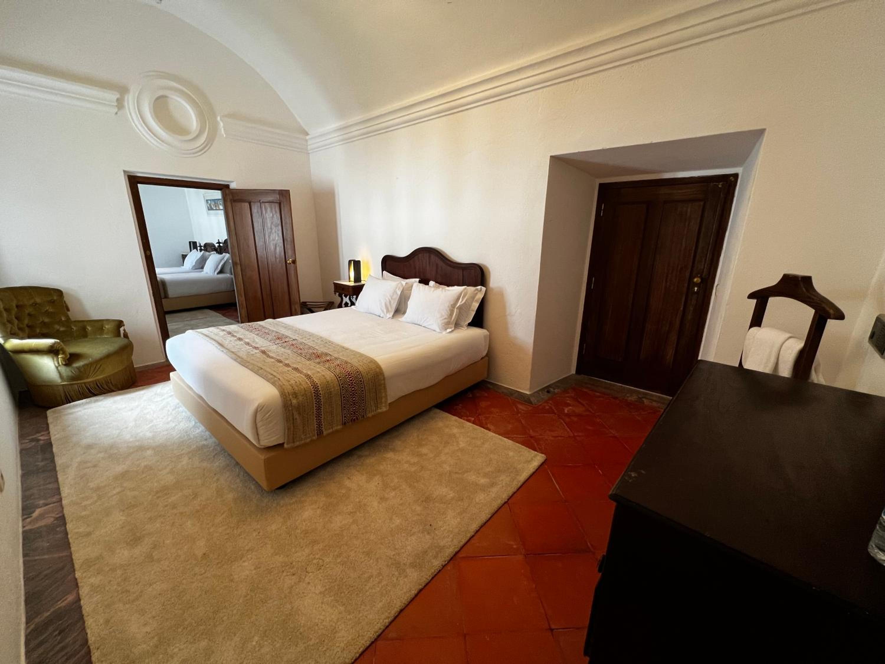 Deluxe Family Suite photo 1