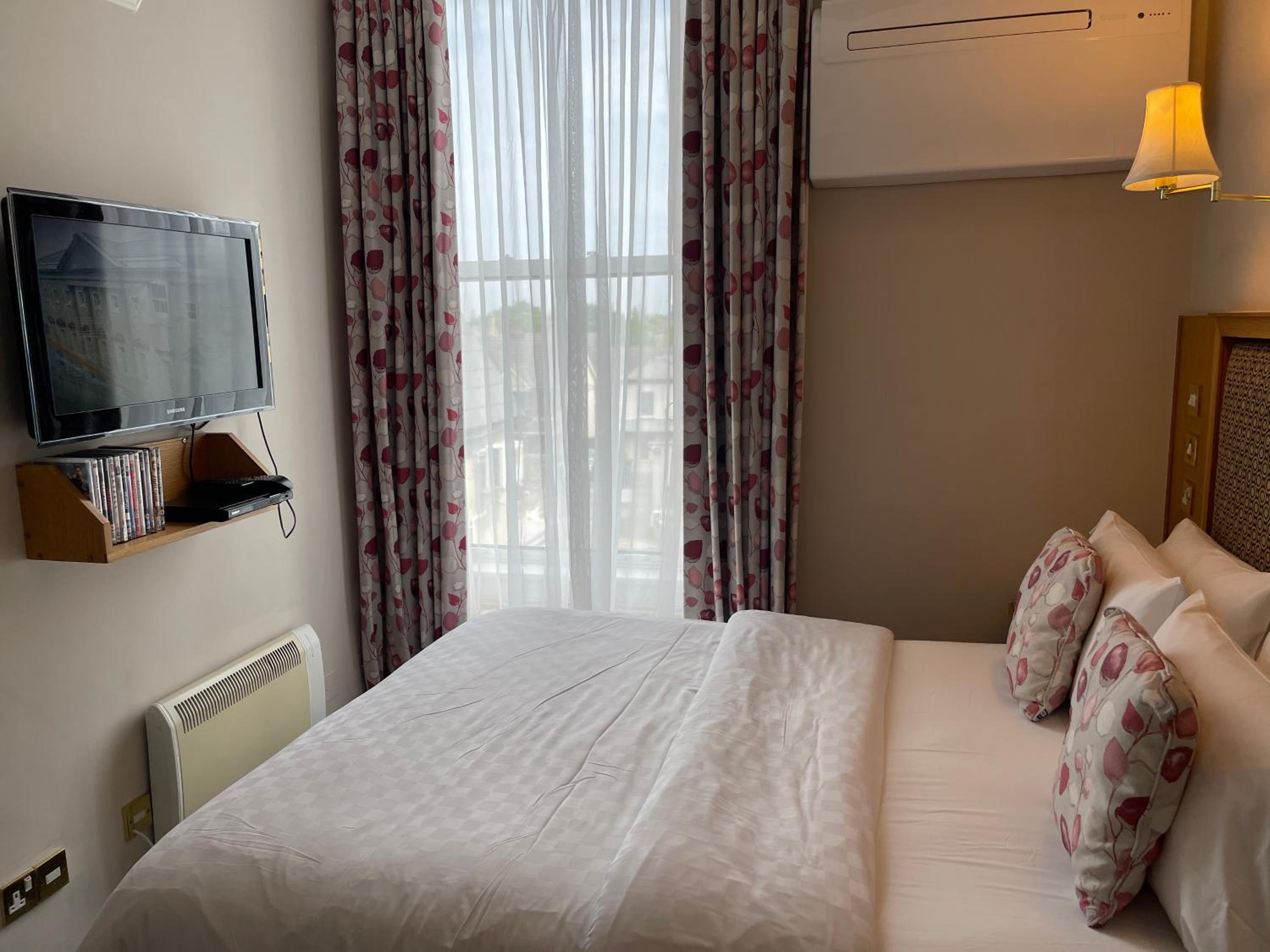 Budget Unrenovated Double Room