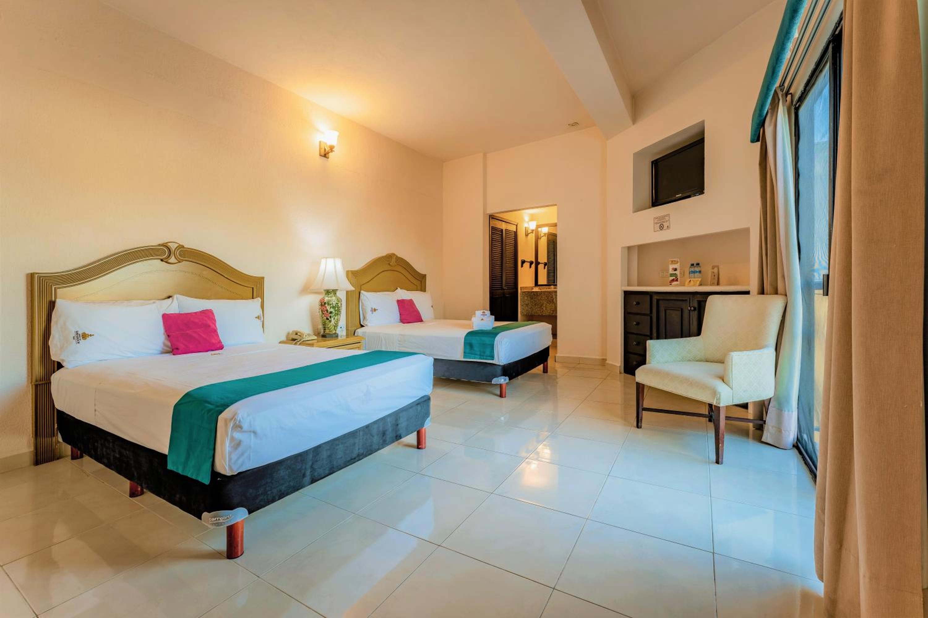 Deluxe Double Room - Photo 1
