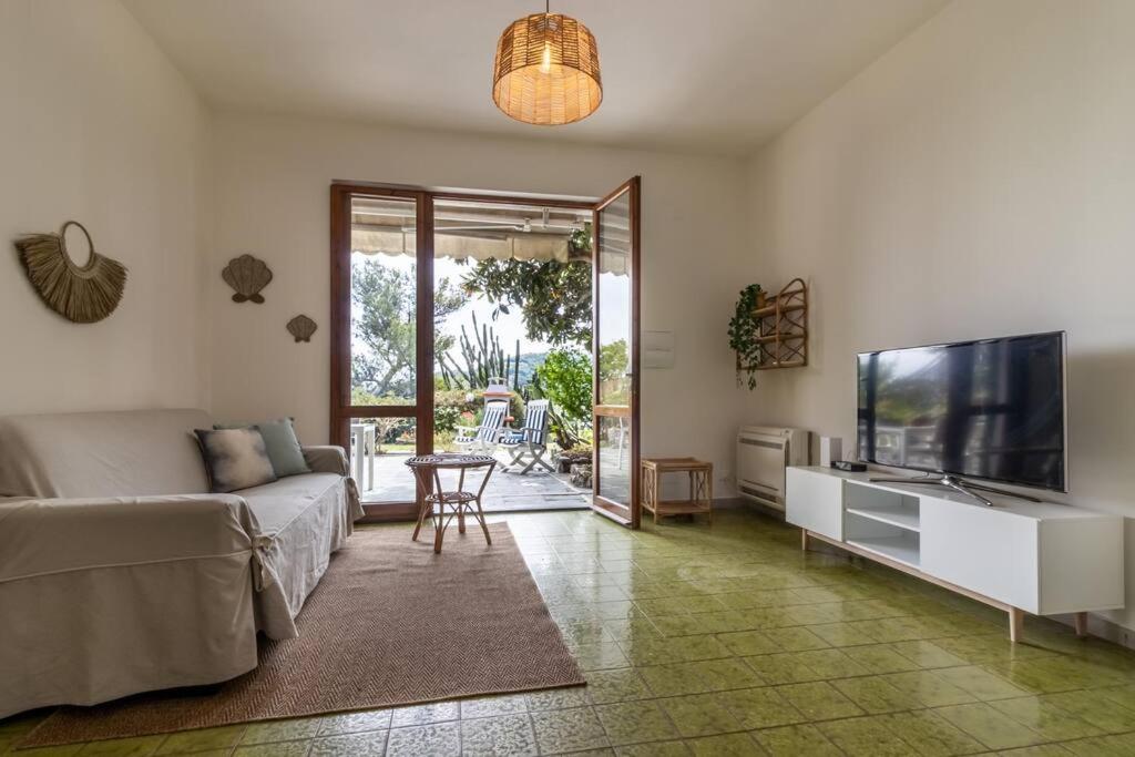 Apartment with Sea View photo 2