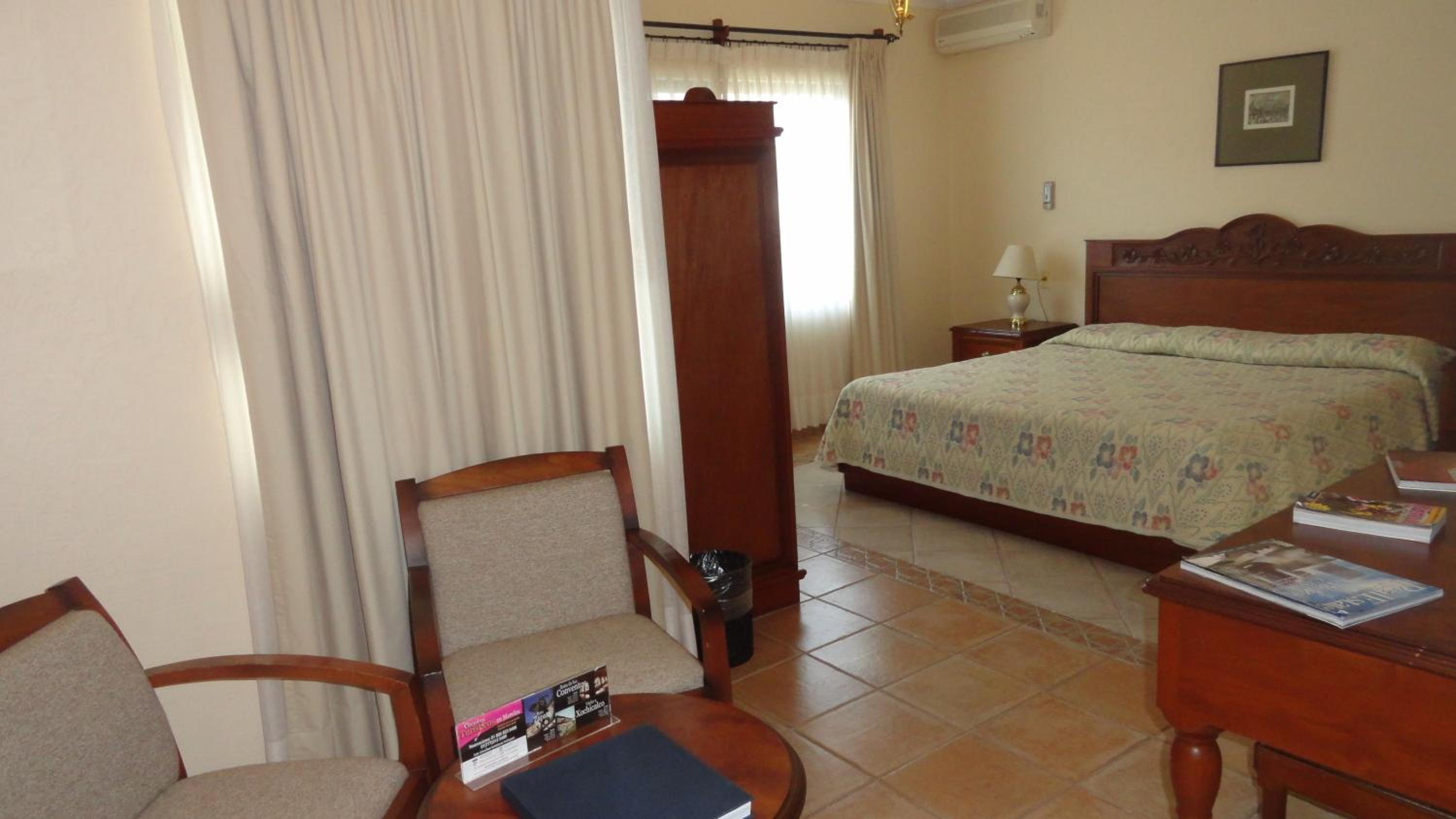 King Suite - Photo 1