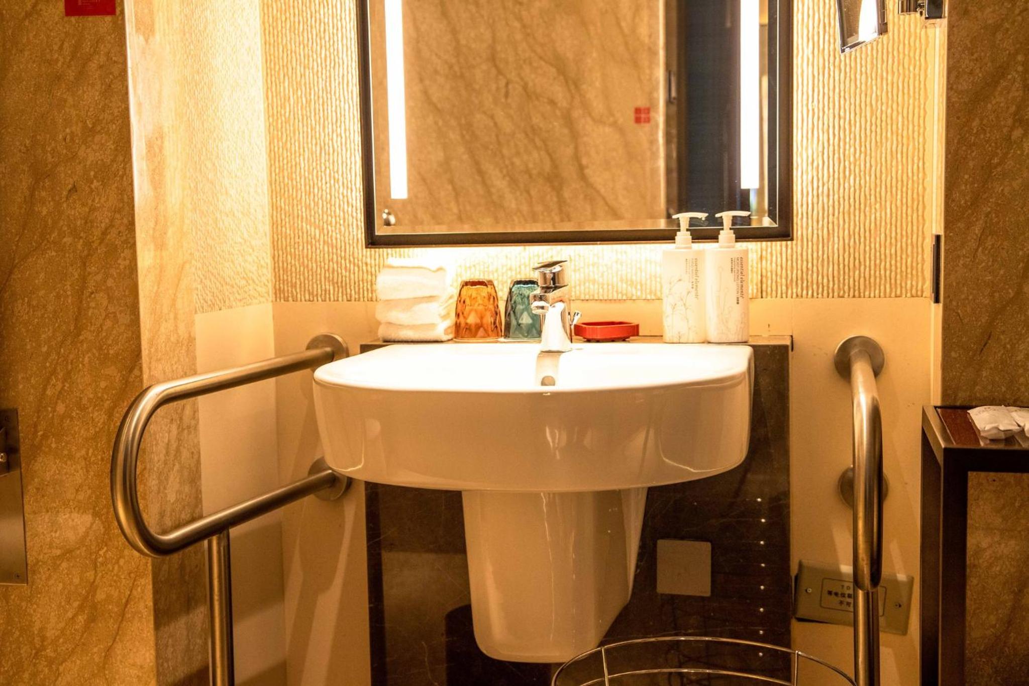 Standard King Room - Disability Access