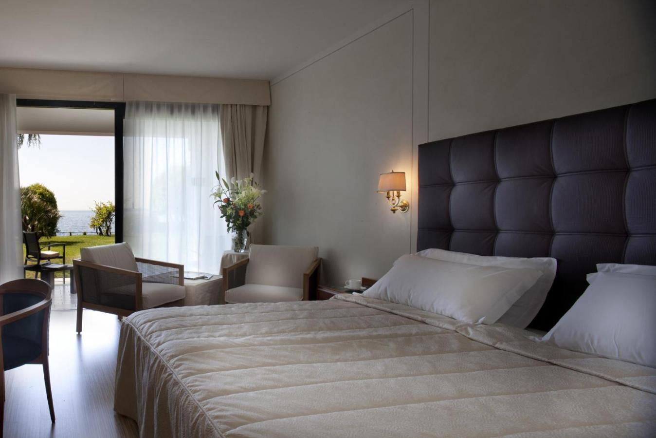 Superior Double or Twin Room with Lake View