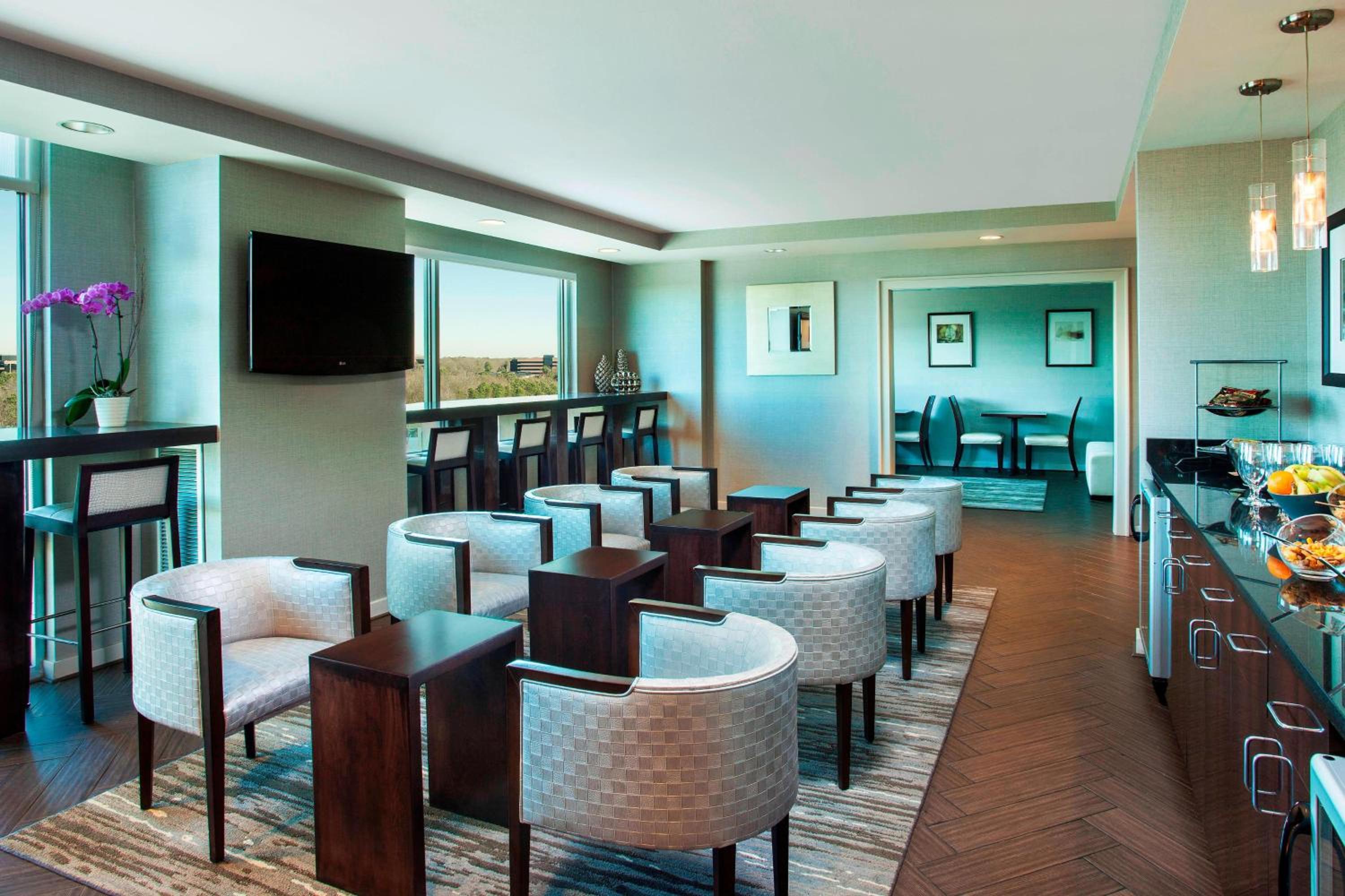 Club level, Guest room, 1 King - Photo 2