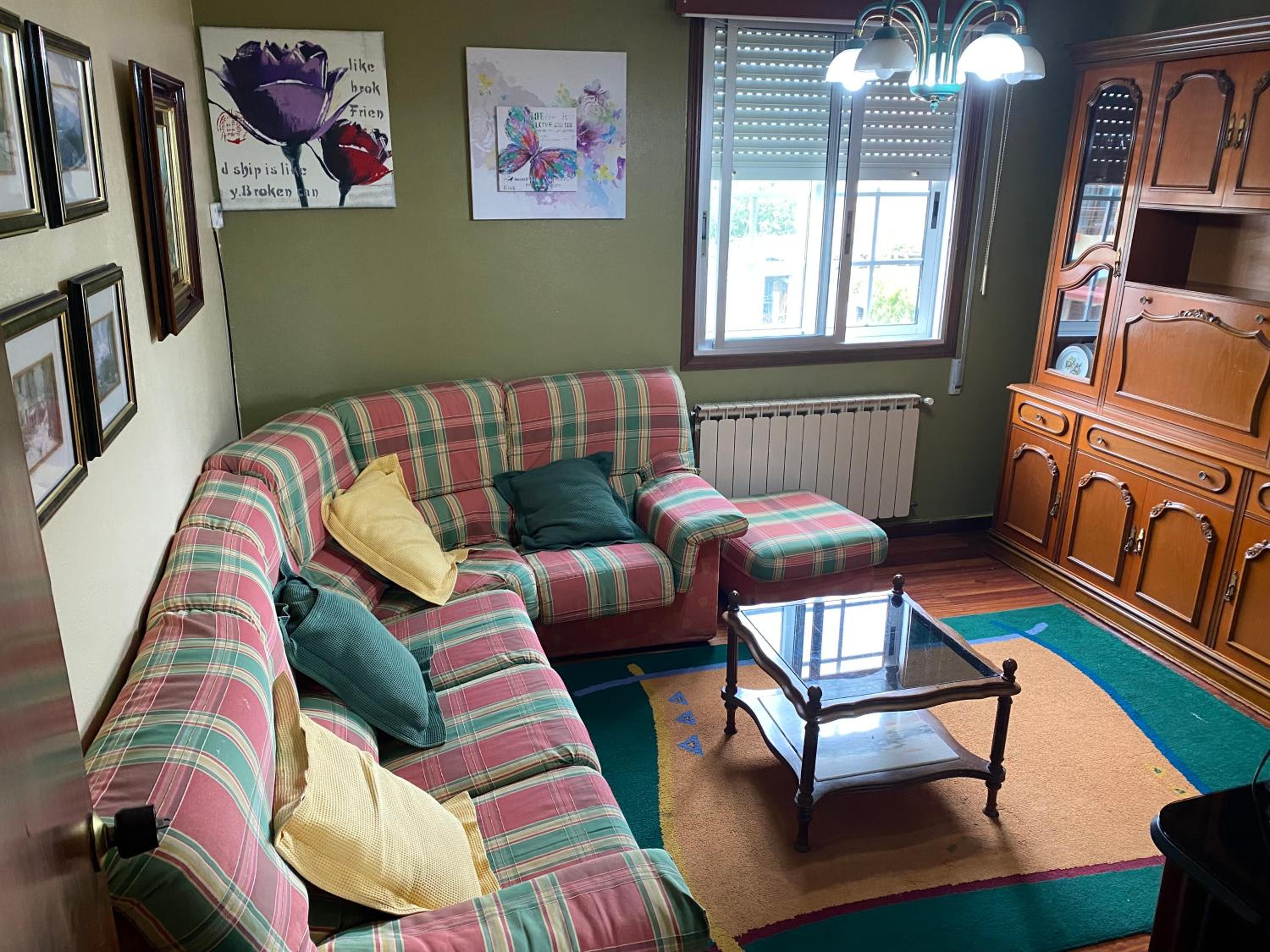 Three-Bedroom House photo 2