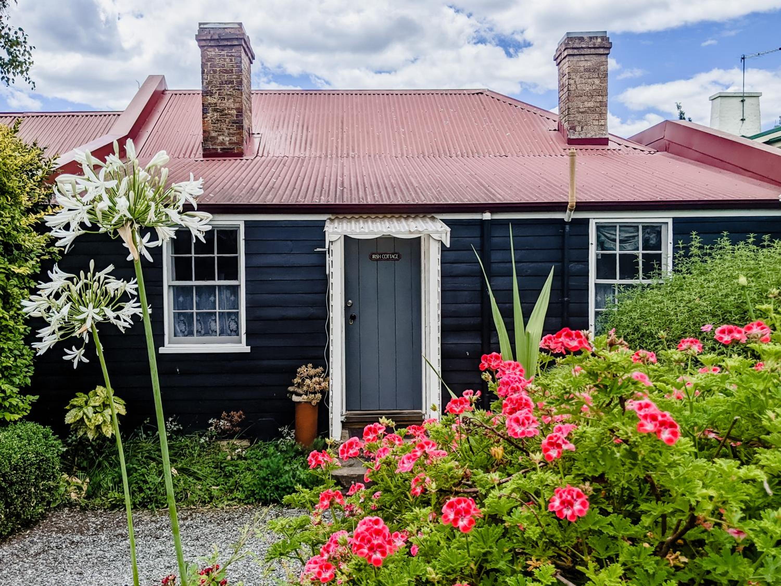 Irish Cottage with Spa Bath - Photo 7