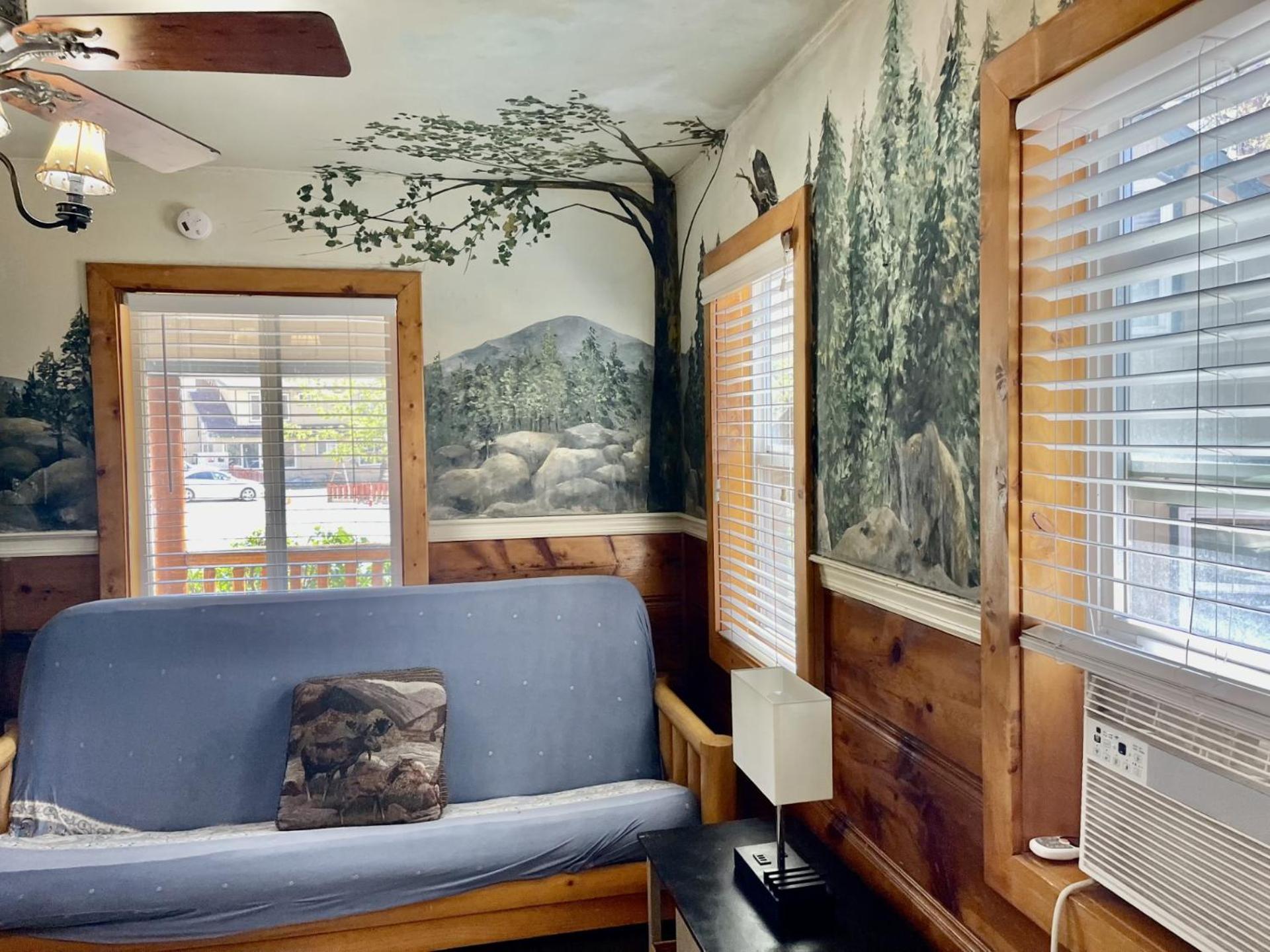 One-Bedroom House - Photo 11