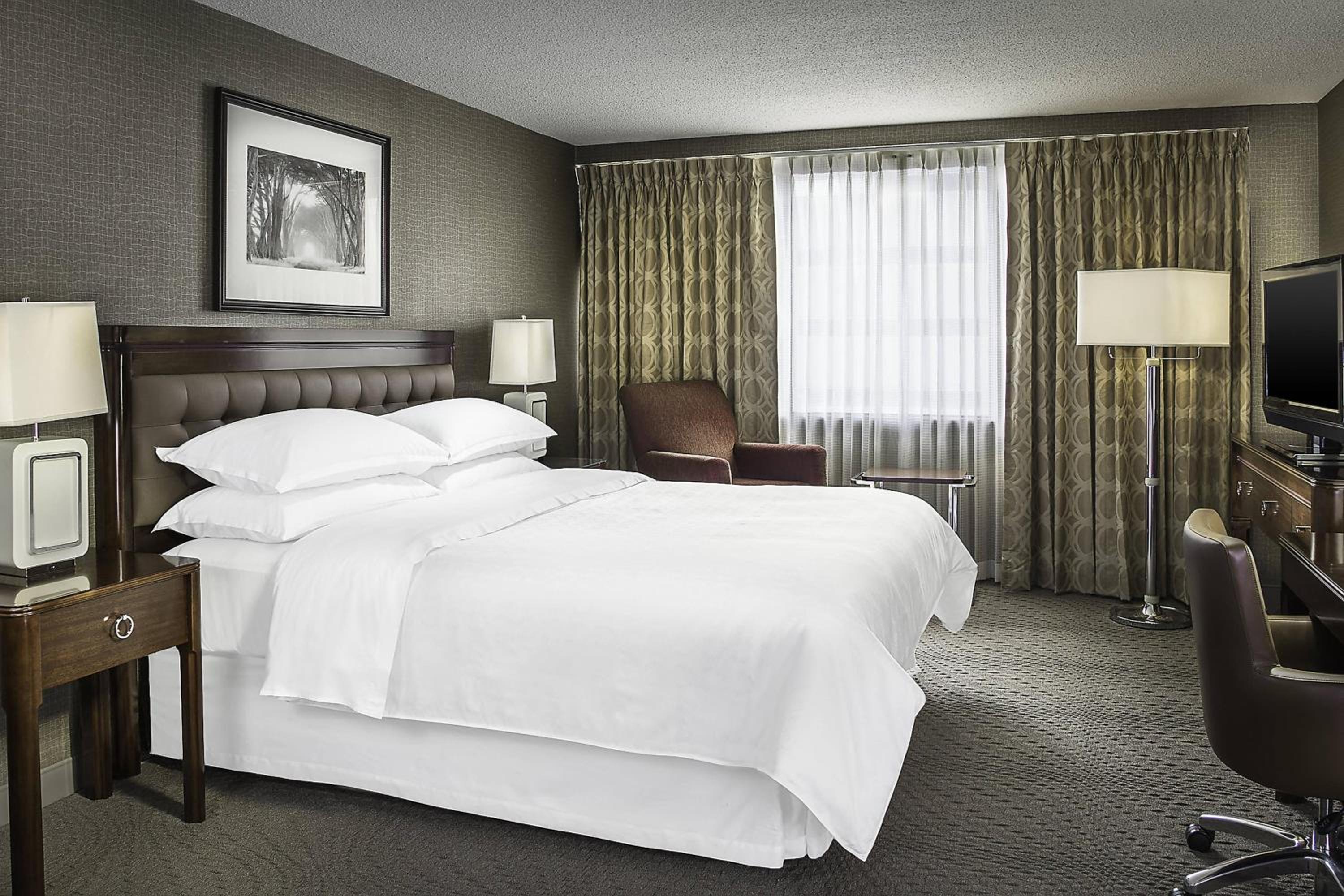 Guest Room, 1 King - Photo 4