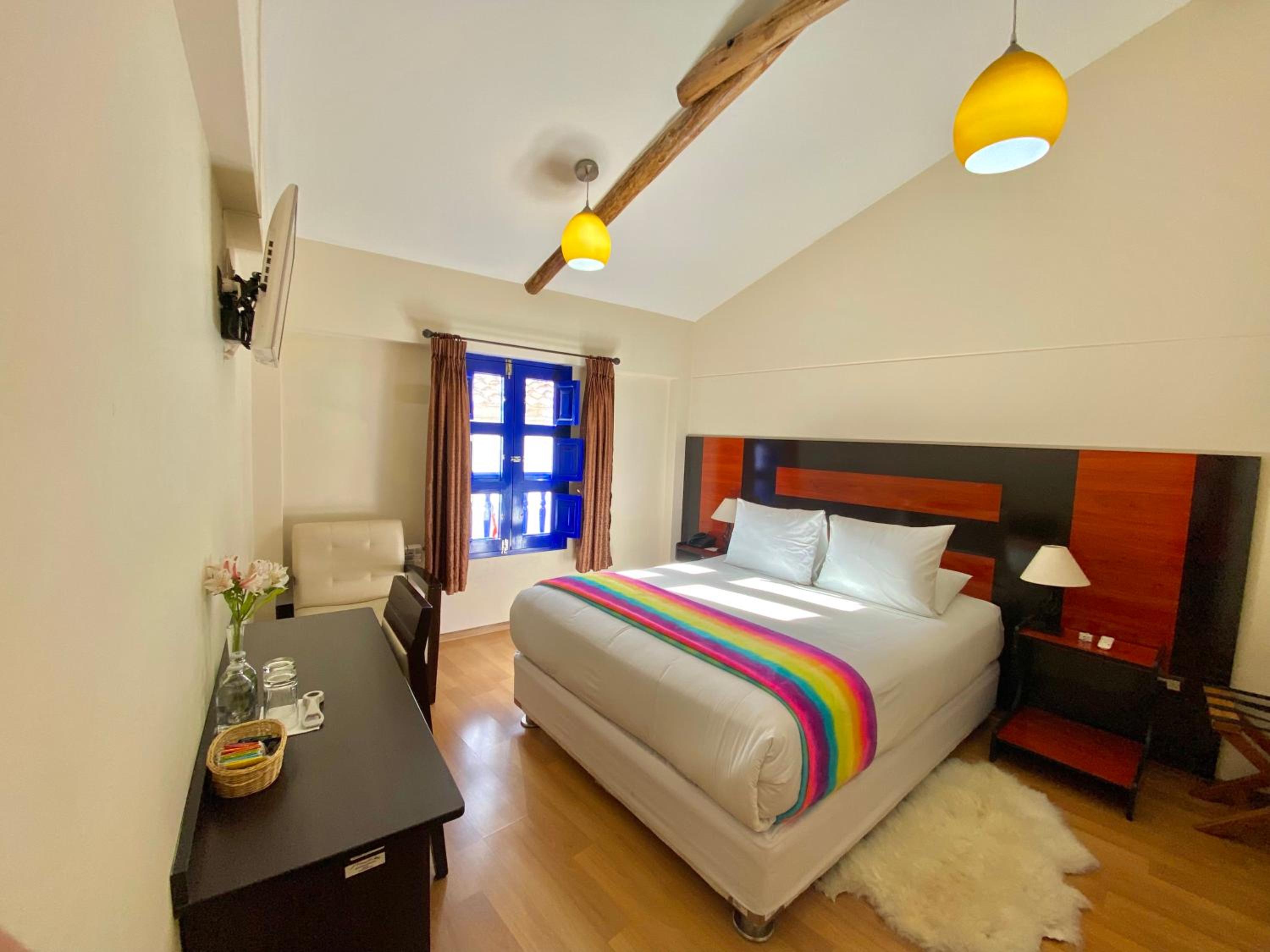 Superior Queen Room with Street View photo 3