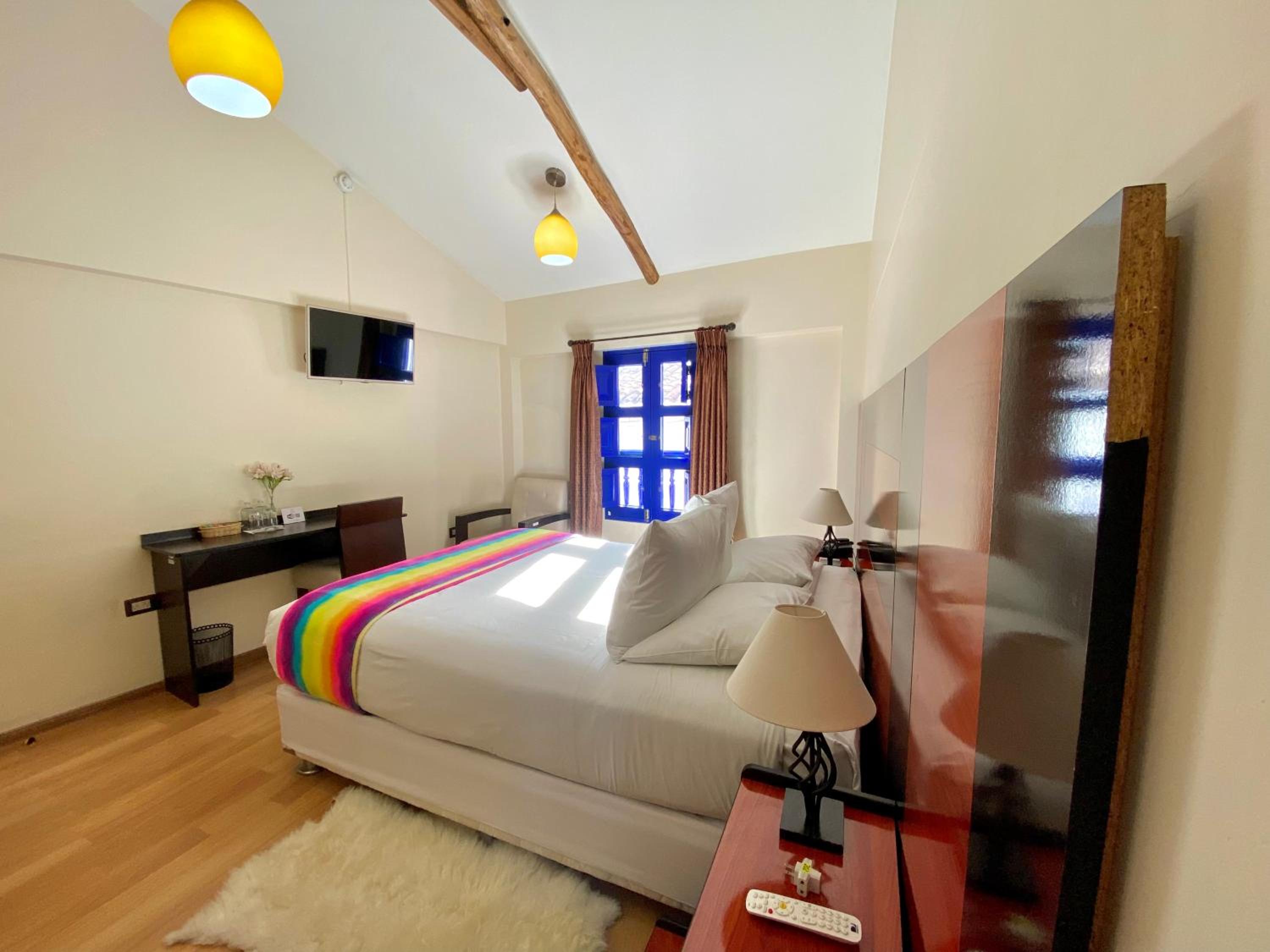 Superior Queen Room with Street View photo 2