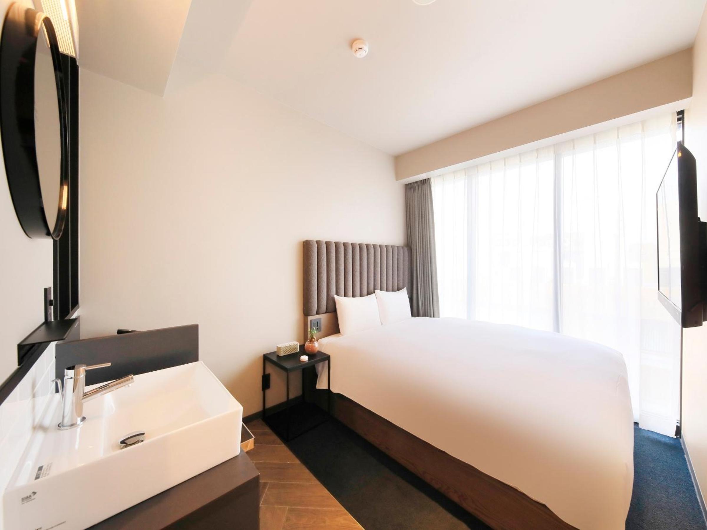 Standard Queen Room - Photo 9