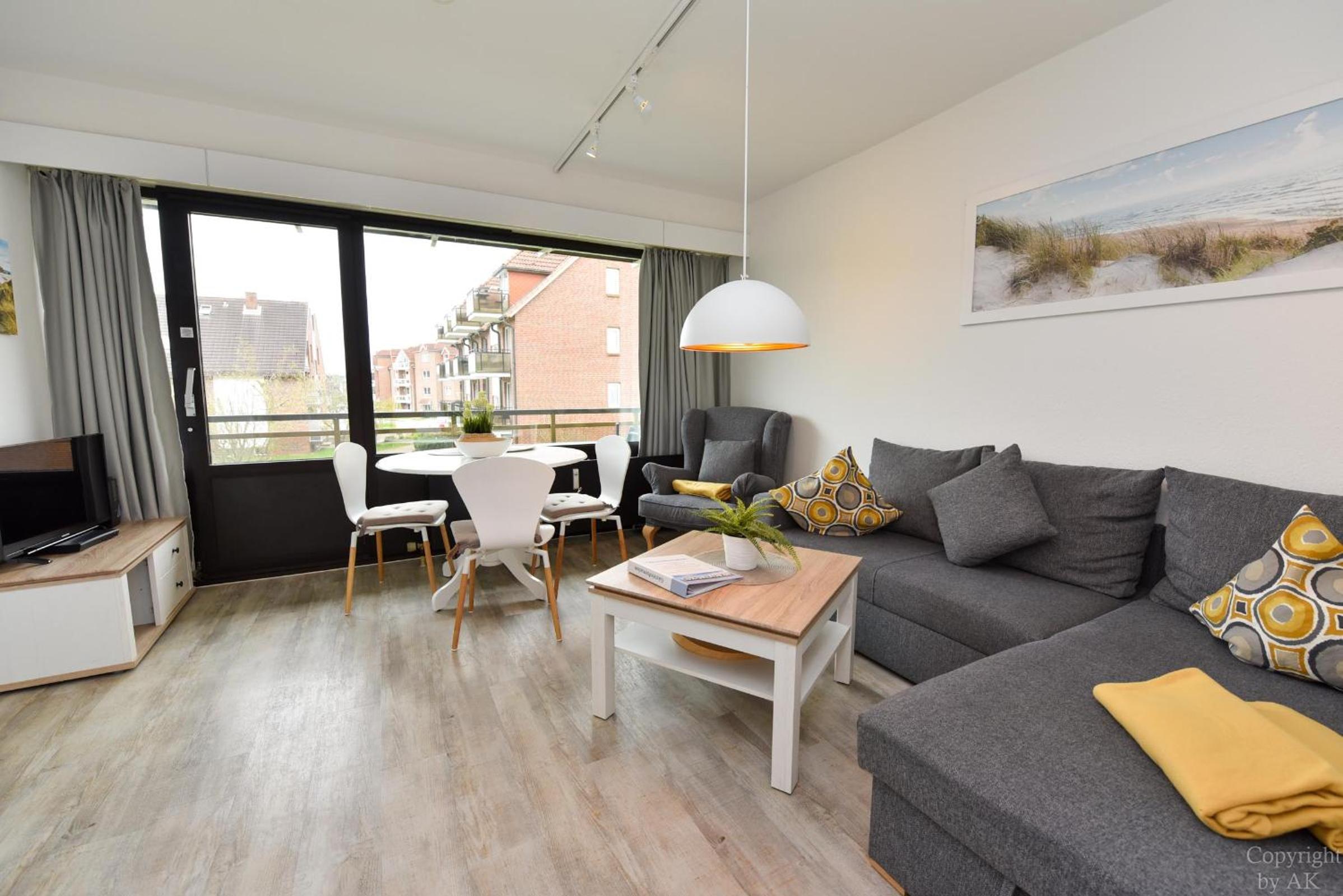 Apartment with Balcony photo 1