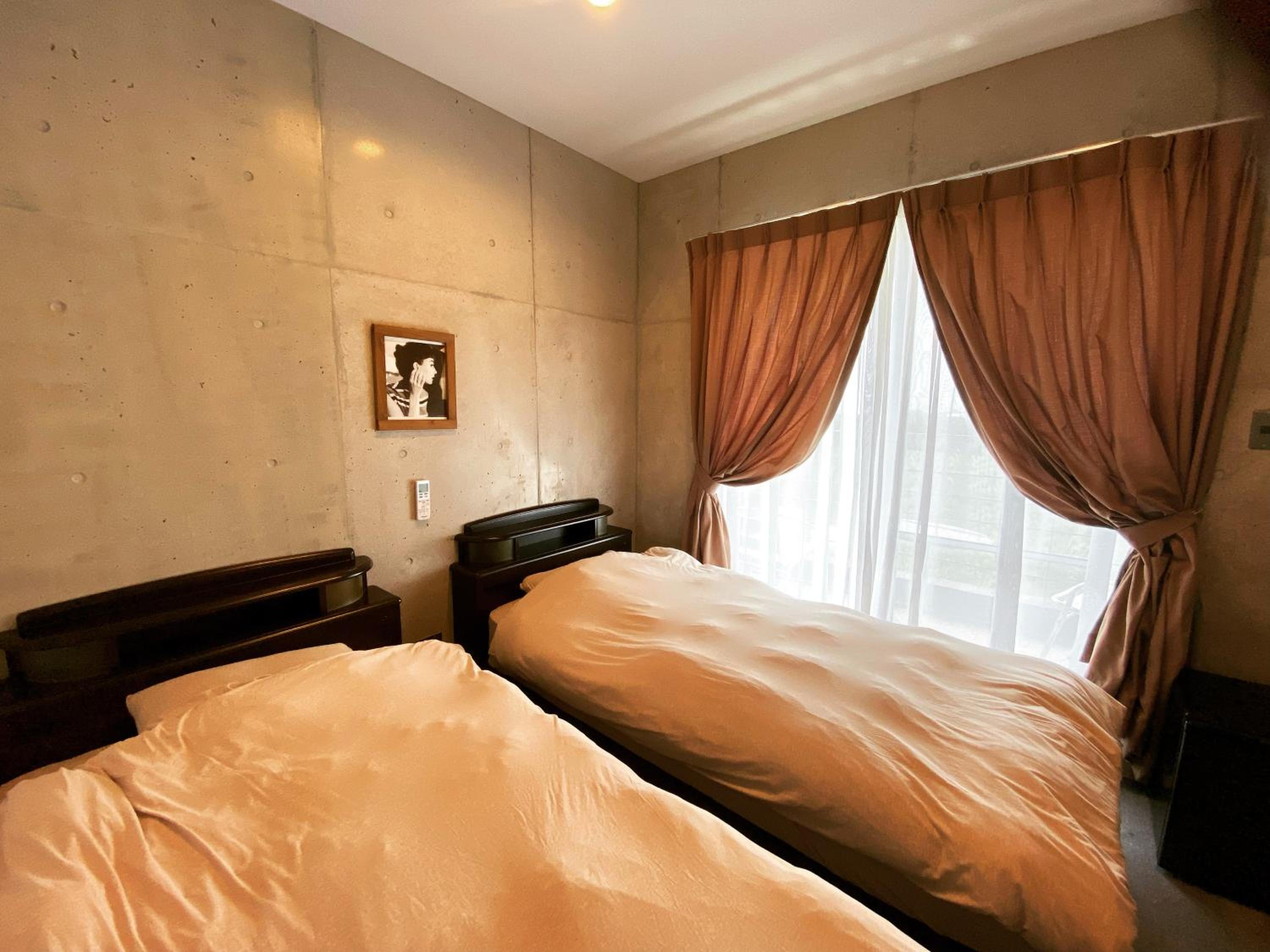 Twin Room with Private Bathroom