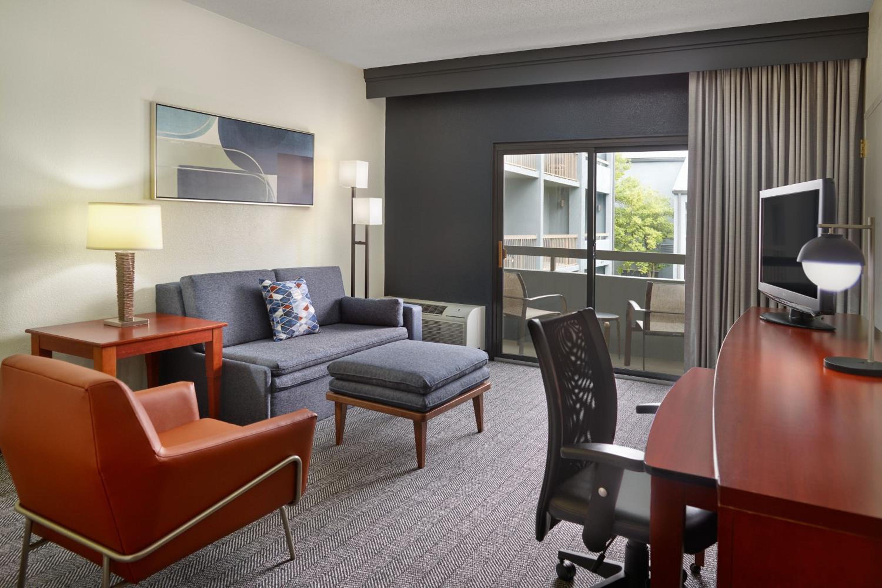 Suite with Two Double Beds and Sofa Bed - Photo 5