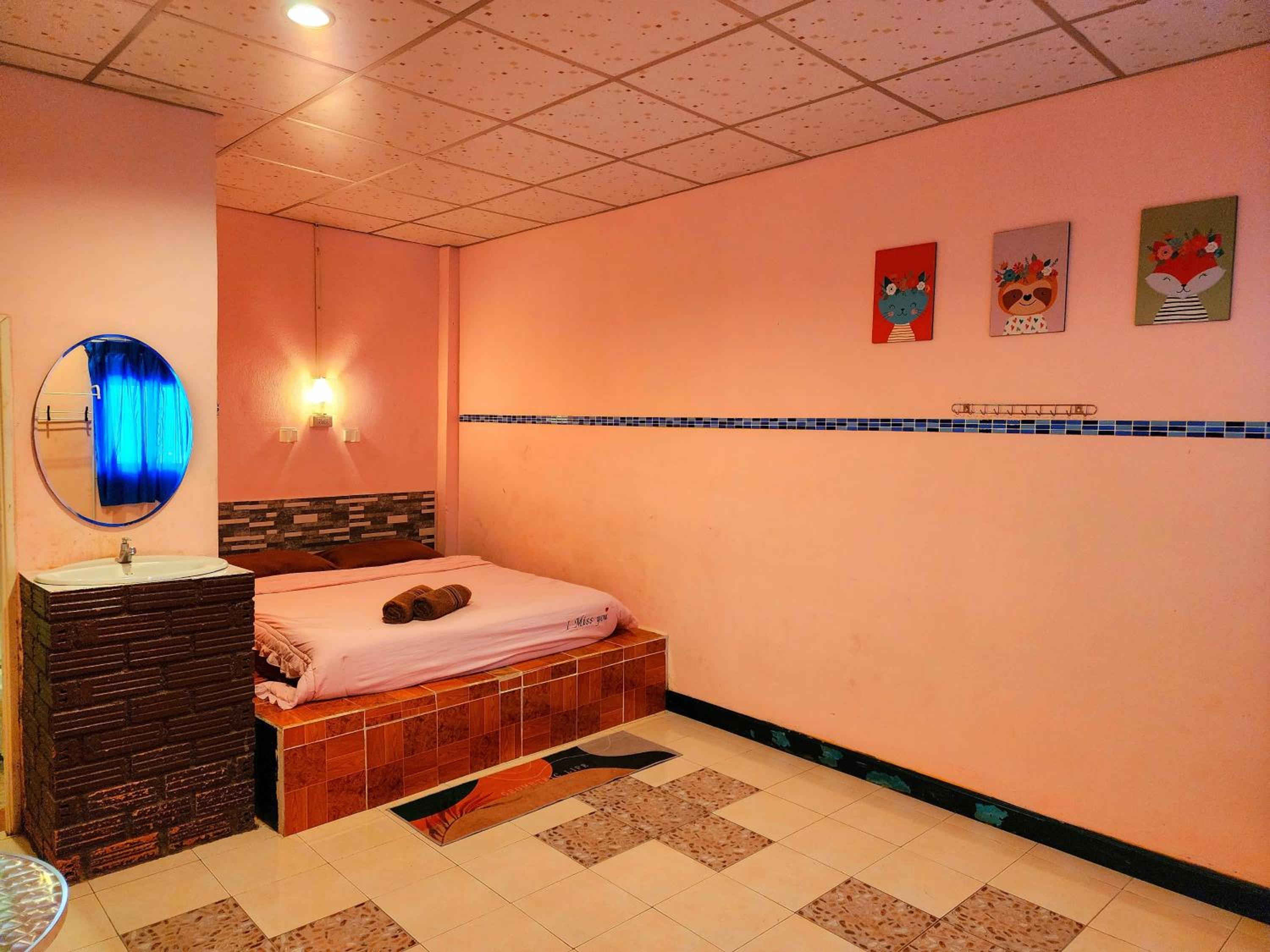 Budget Double Room - Photo 1