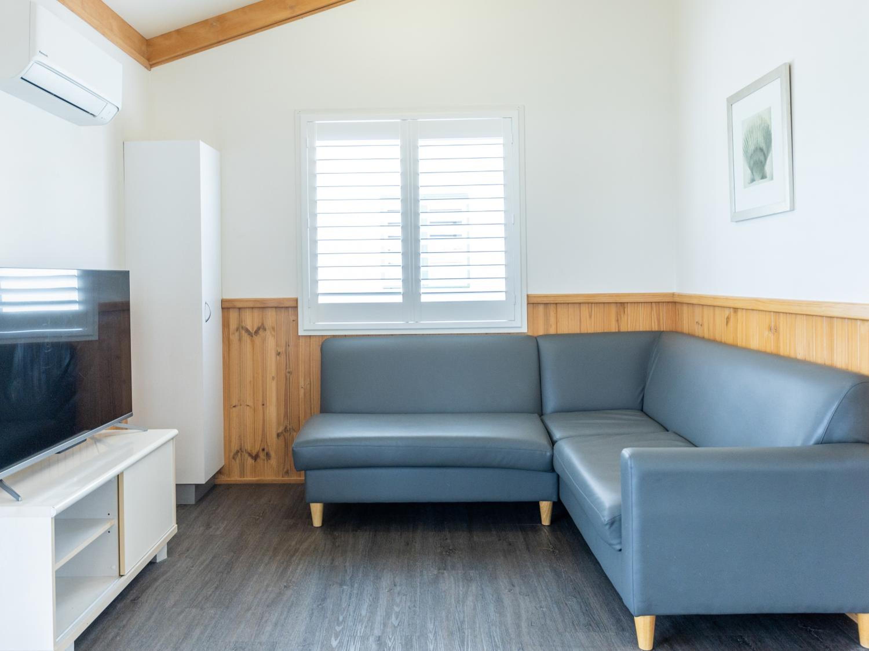 2 Bedroom Family Cabin - 6 pax photo 1