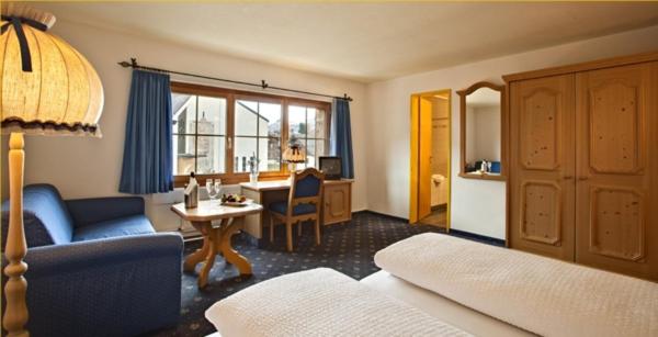 Family Room (2 Adults + 2 Children)