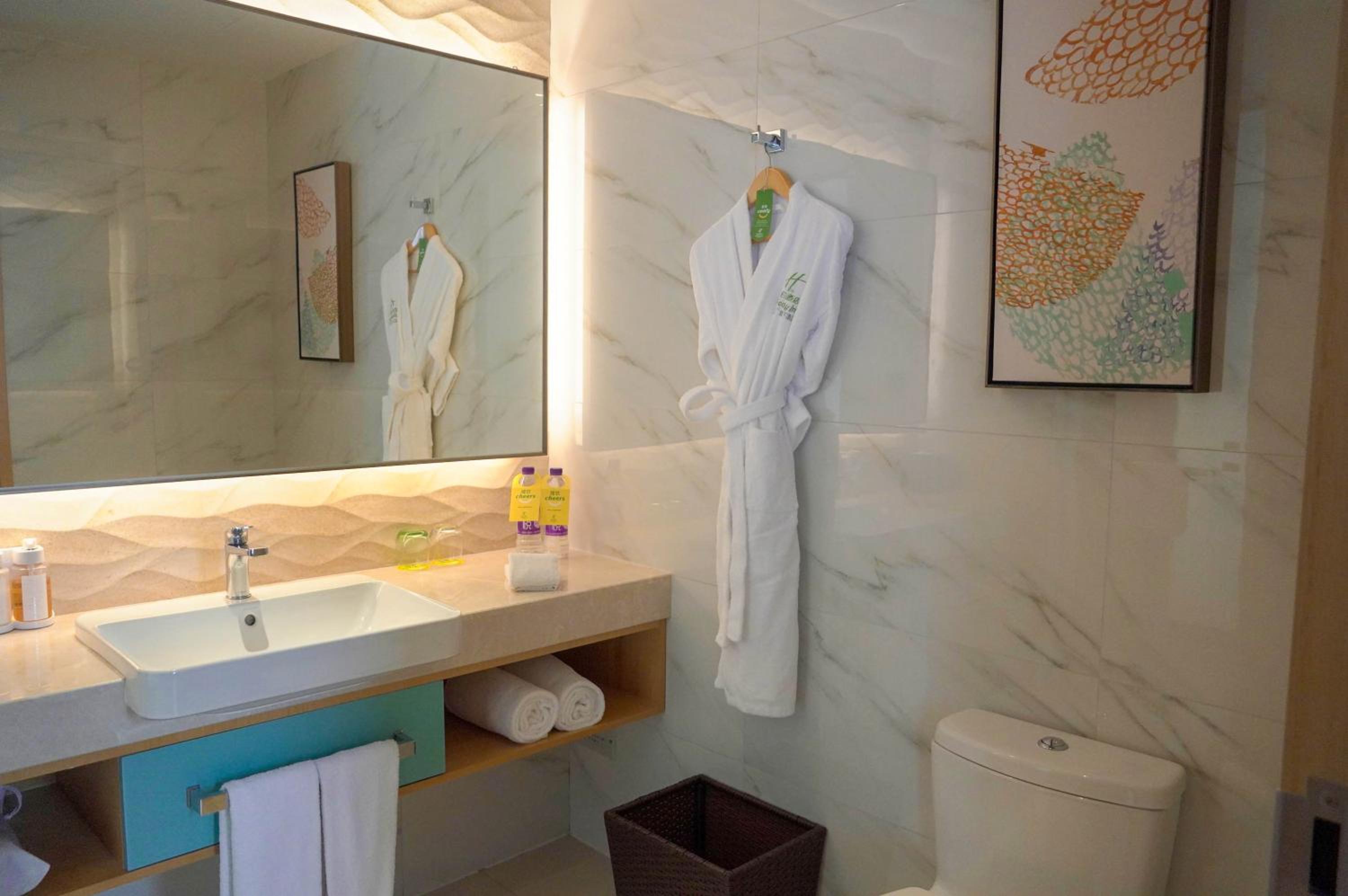 Standard King Room - Photo 2