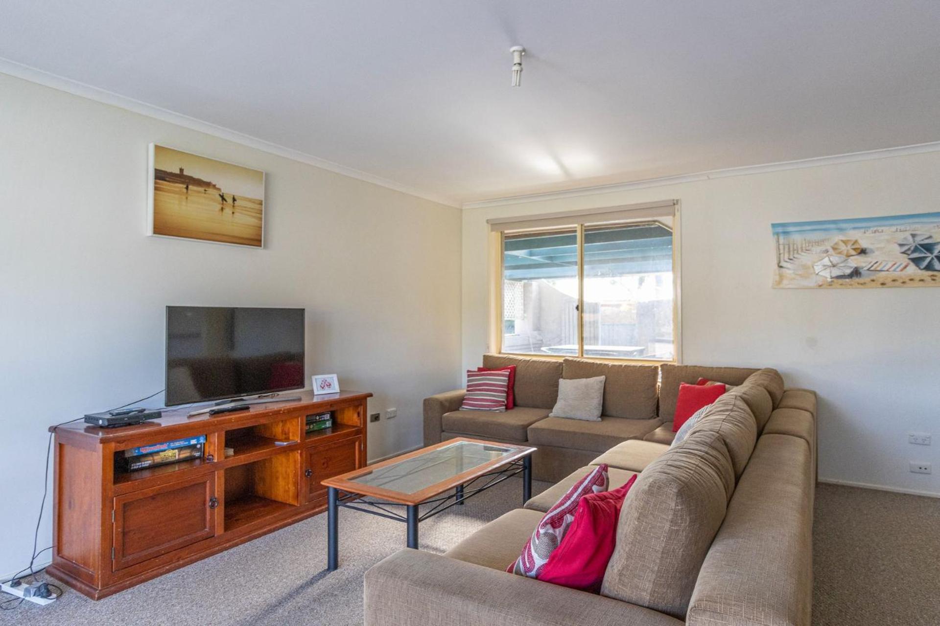 Three-Bedroom House photo 1