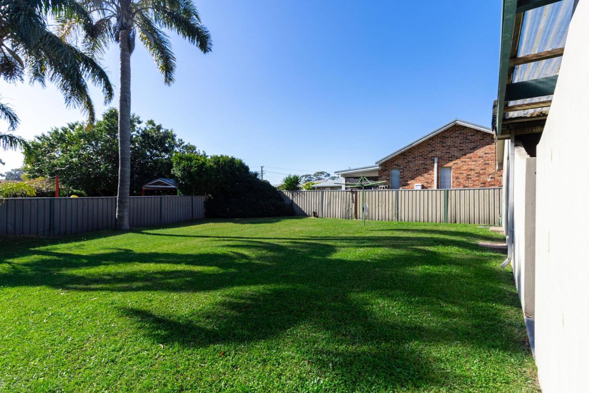Three-Bedroom House photo 2