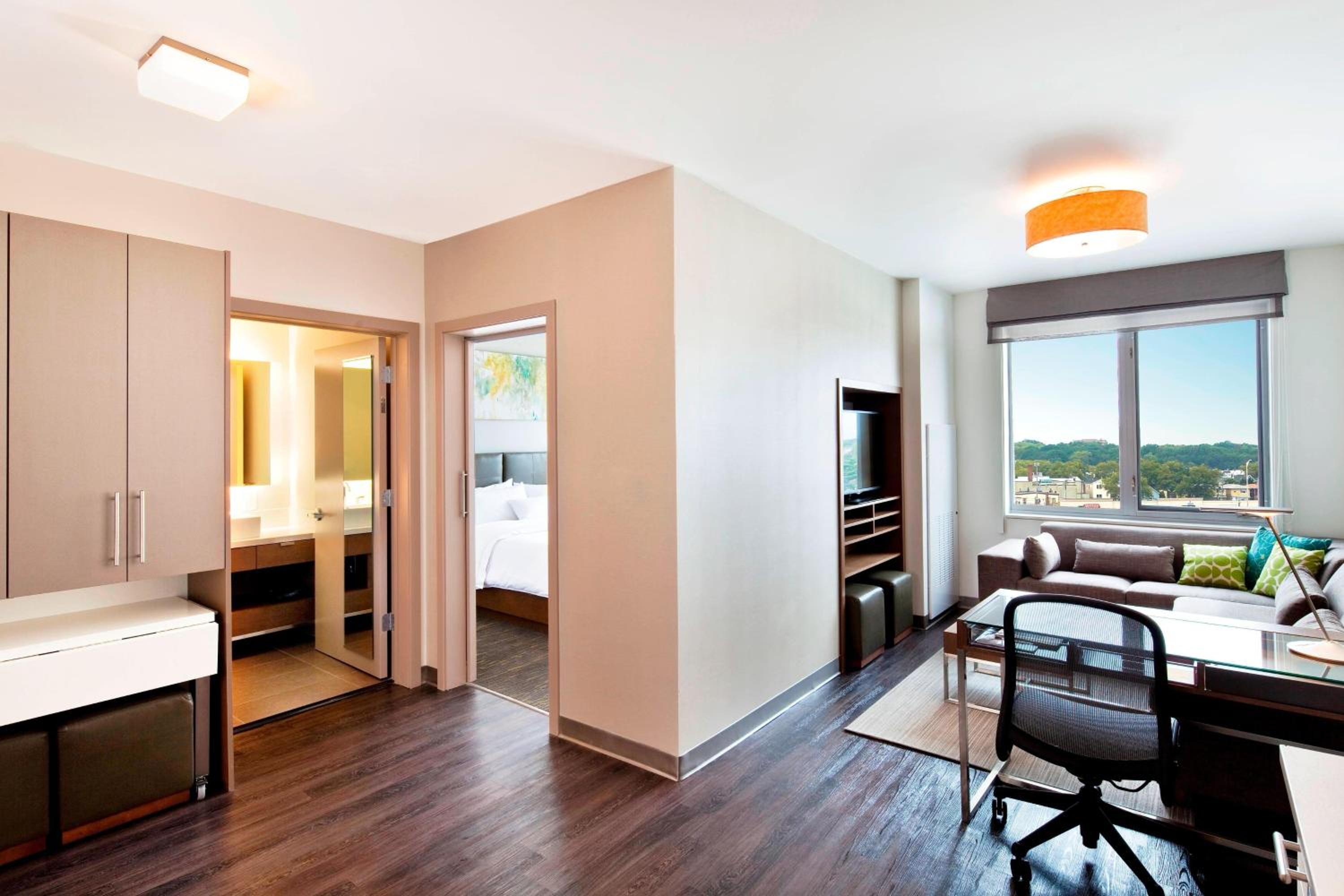 One-Bedroom King Suite with Sofa Bed and Roll-in Shower - Mobility and Hearing Accessible