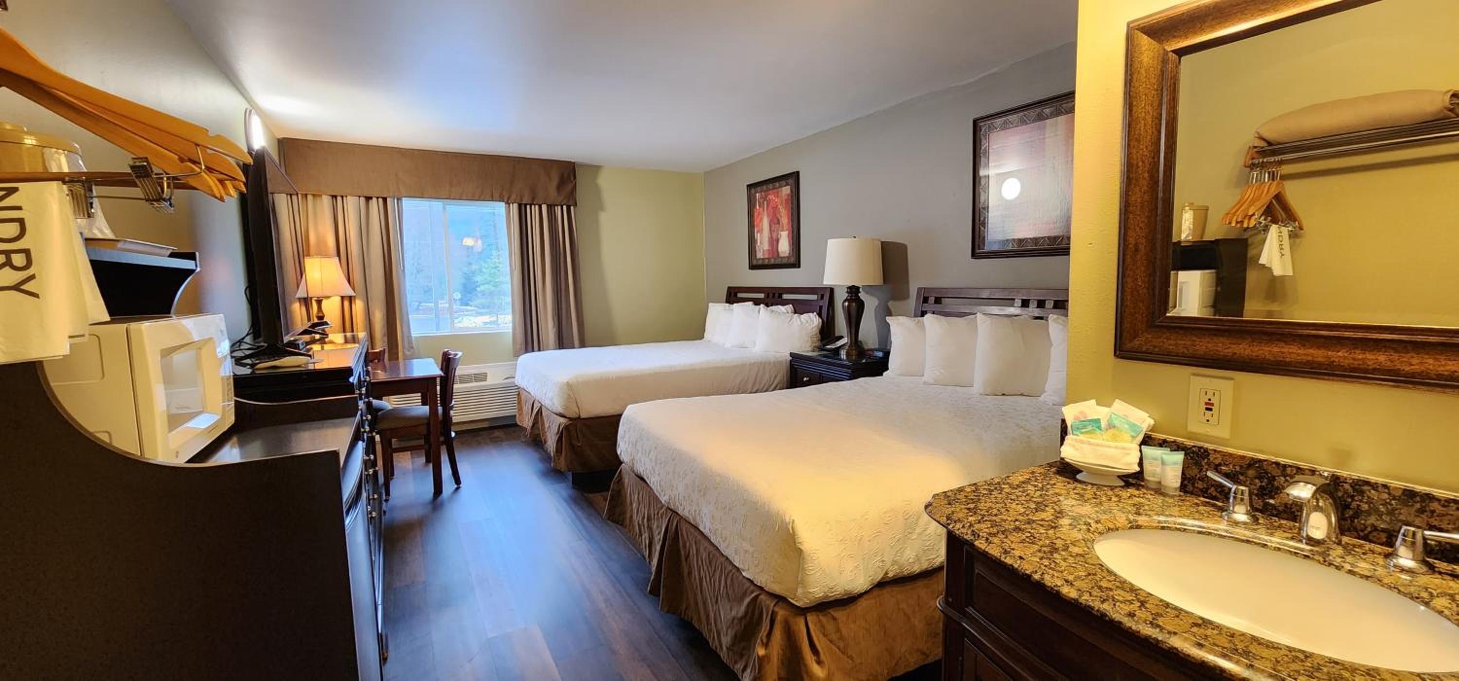 Deluxe Queen Room with Two Queen Beds