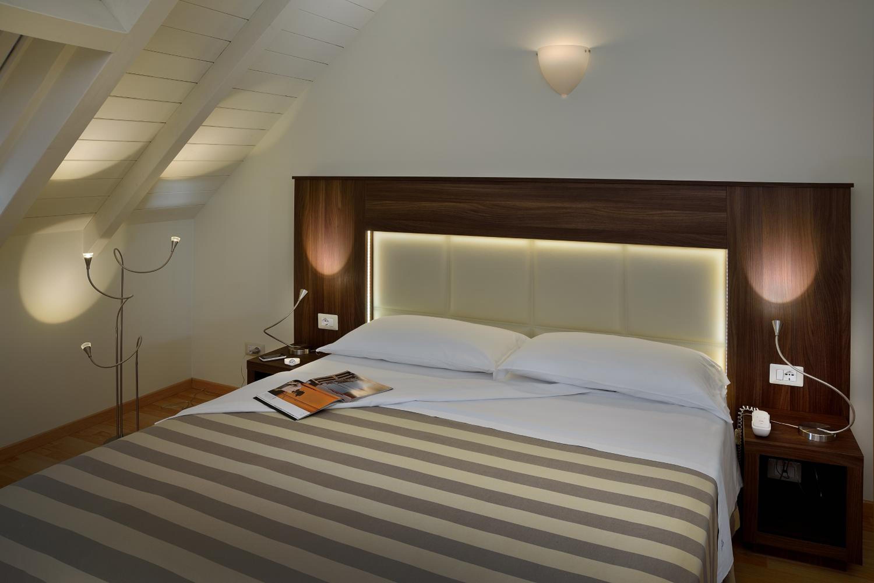 Superior Double or Twin Room - Photo 6