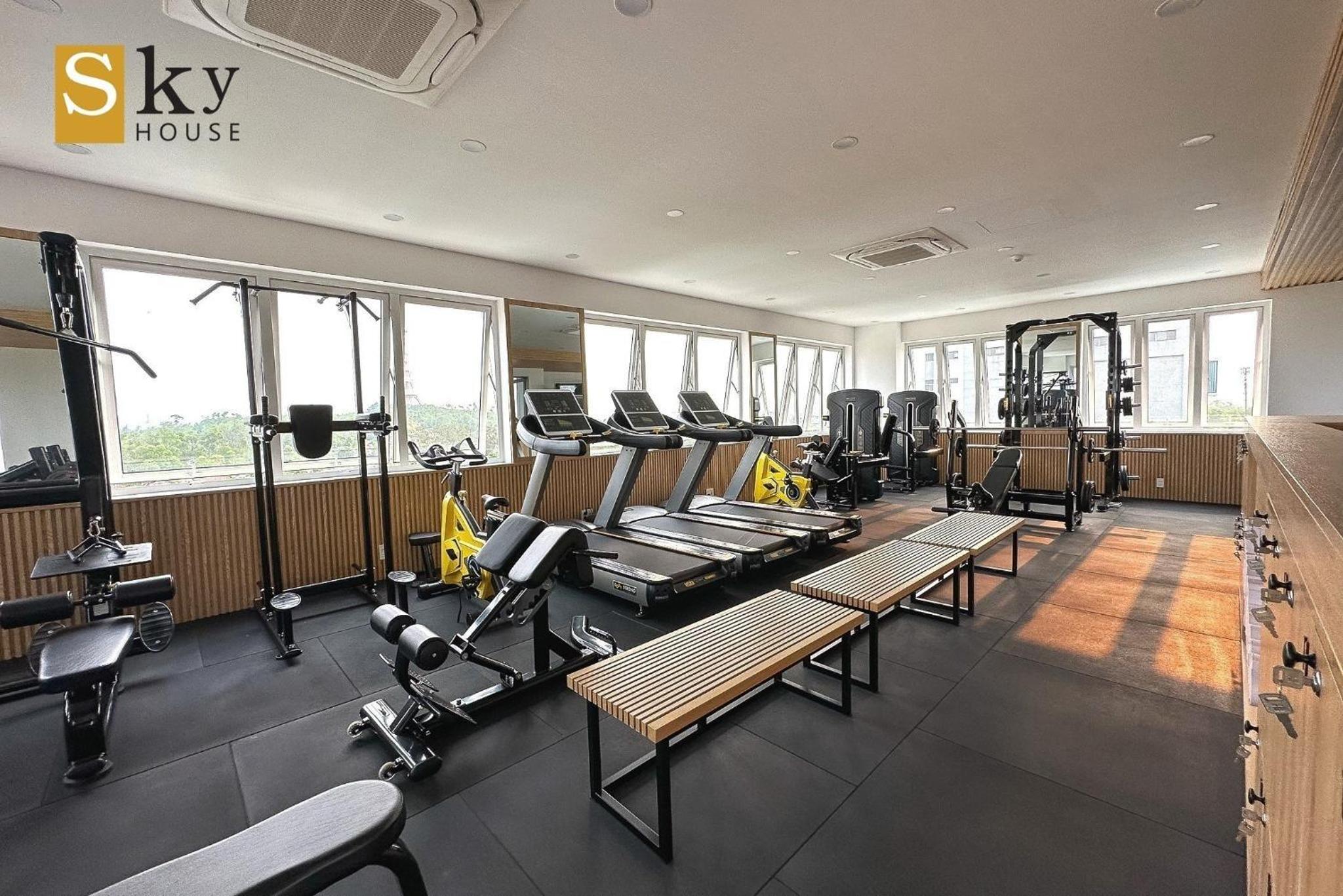 One-Bedroom Apartment with Balcony and City View photo 3
