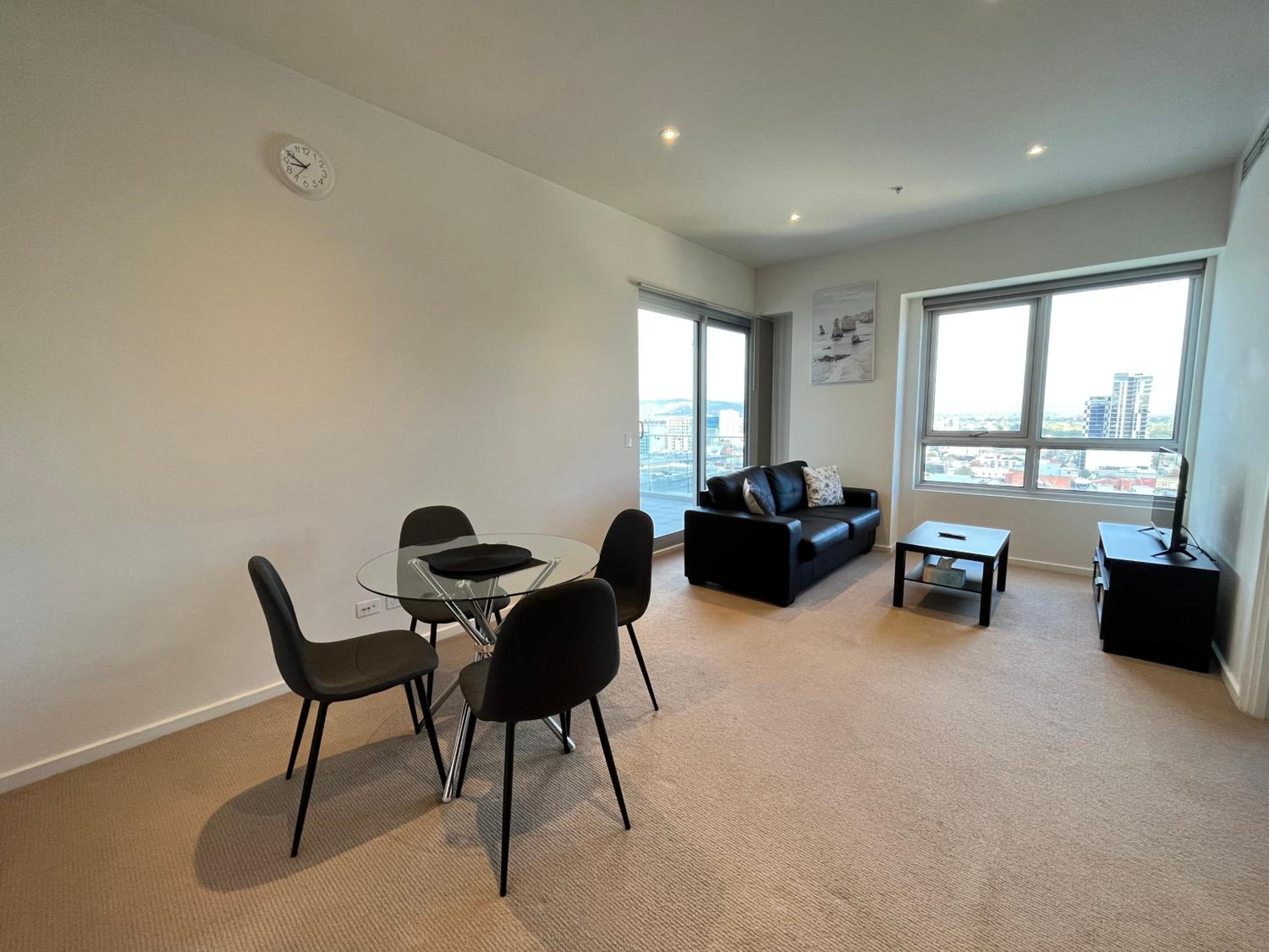 One-Bedroom Apartment photo 3