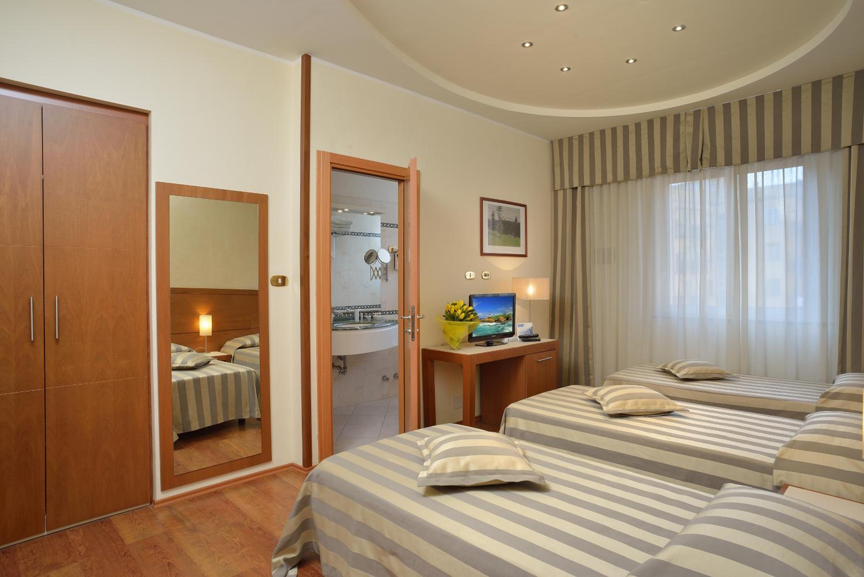 Superior Triple Room - Photo 1